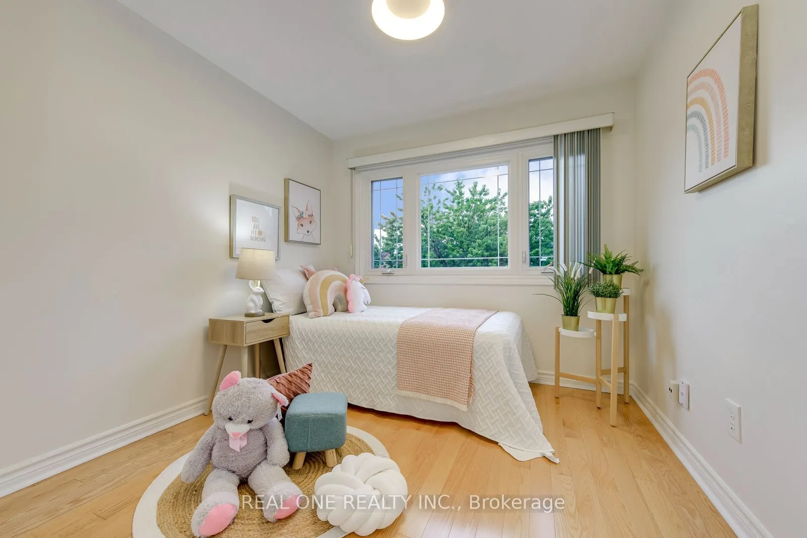 741 Queensbridge Drive