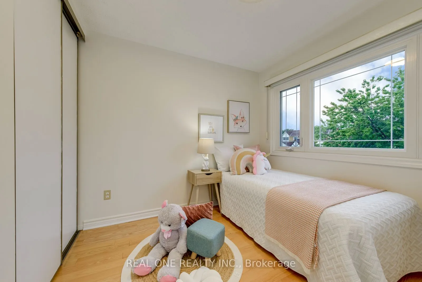 741 Queensbridge Drive