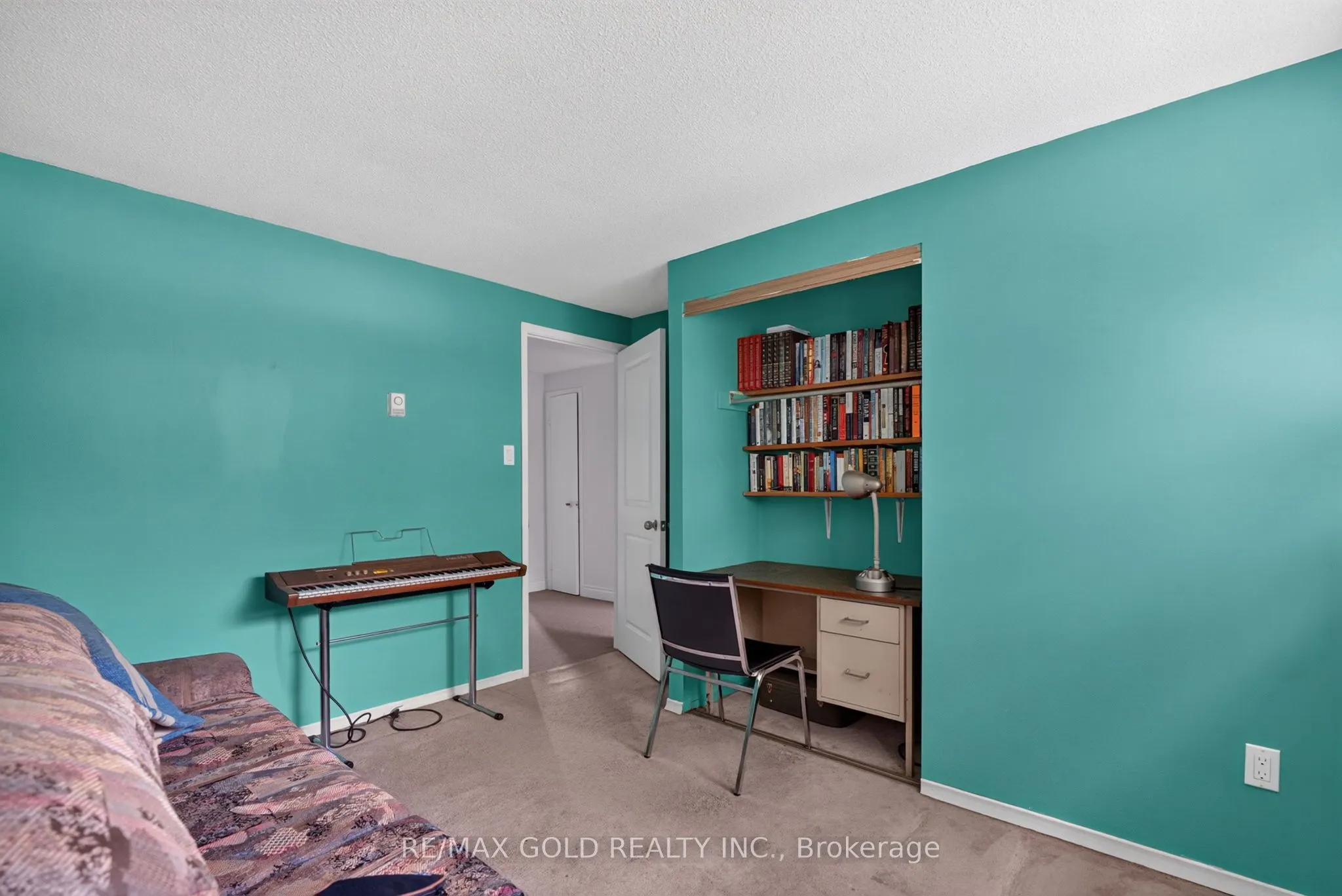 13 Gold Pine Court