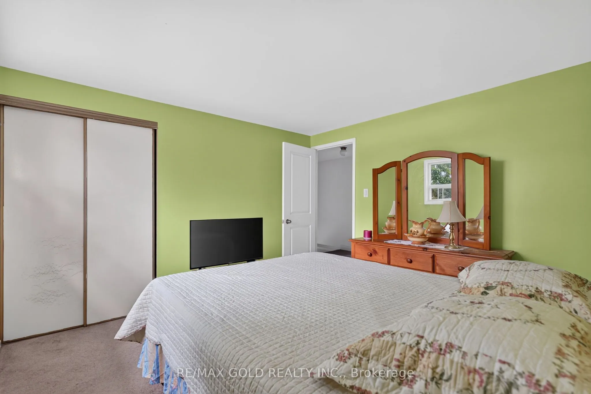 13 Gold Pine Court