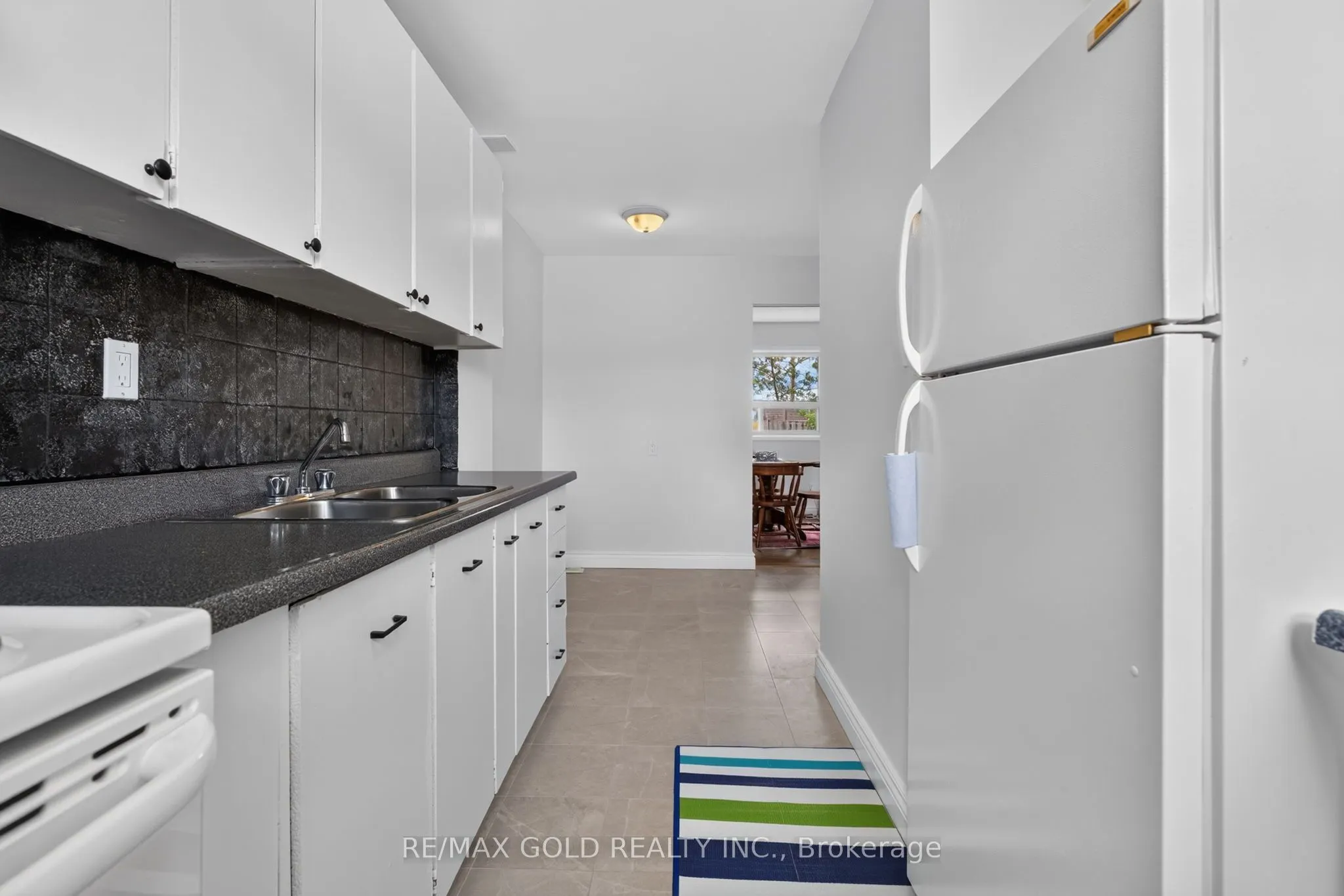 13 Gold Pine Court
