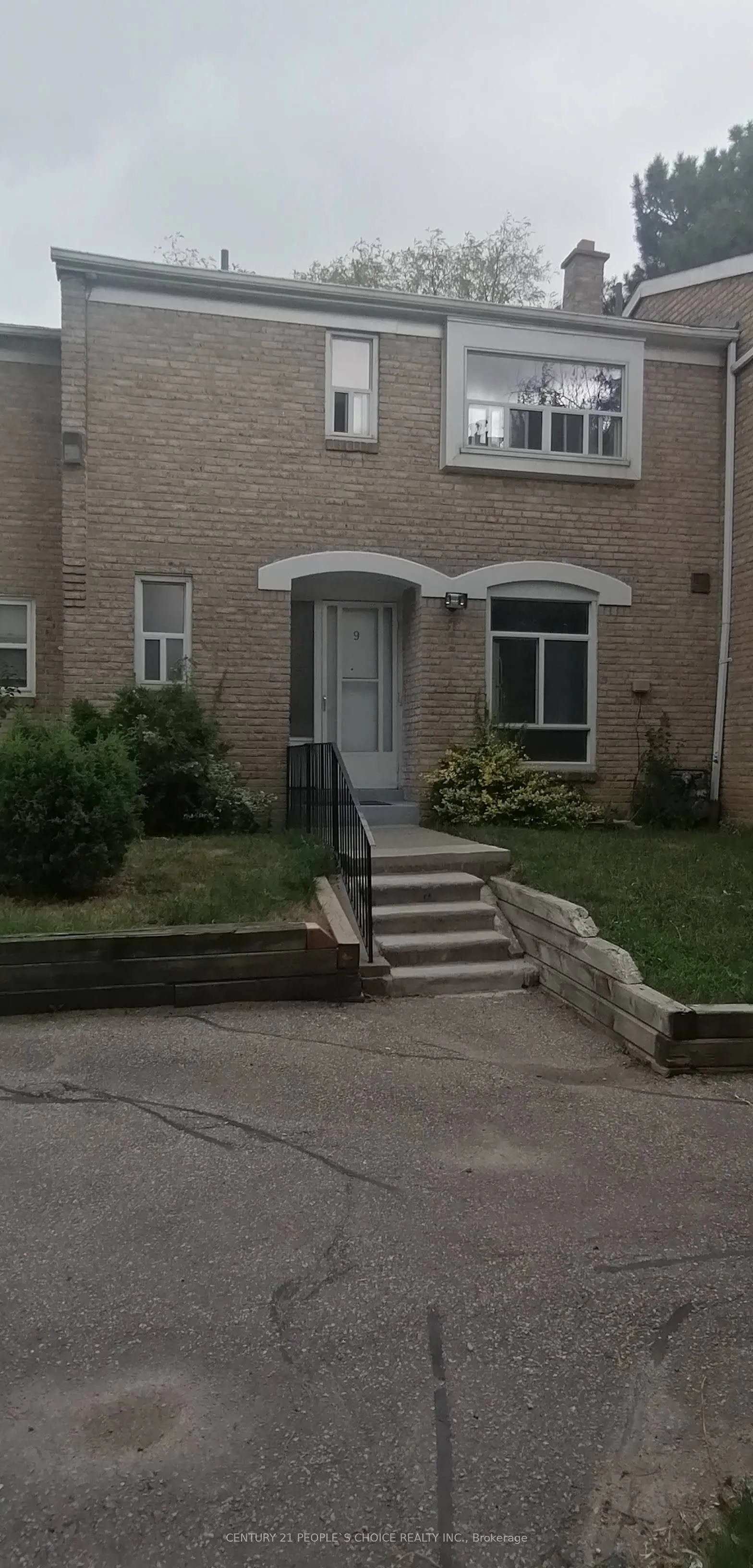 17 Gosford Boulevard #9