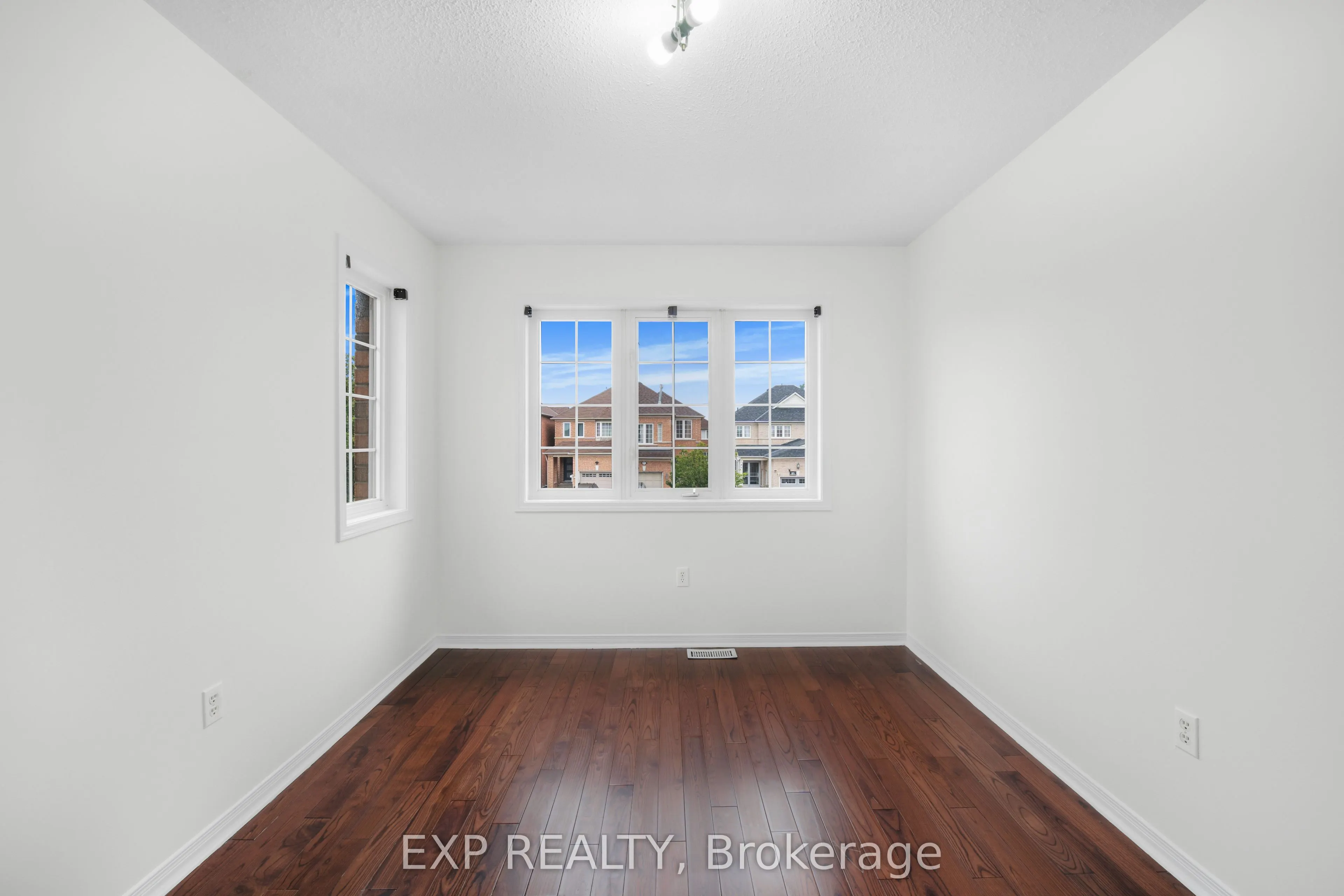 128 Olympia Crescent