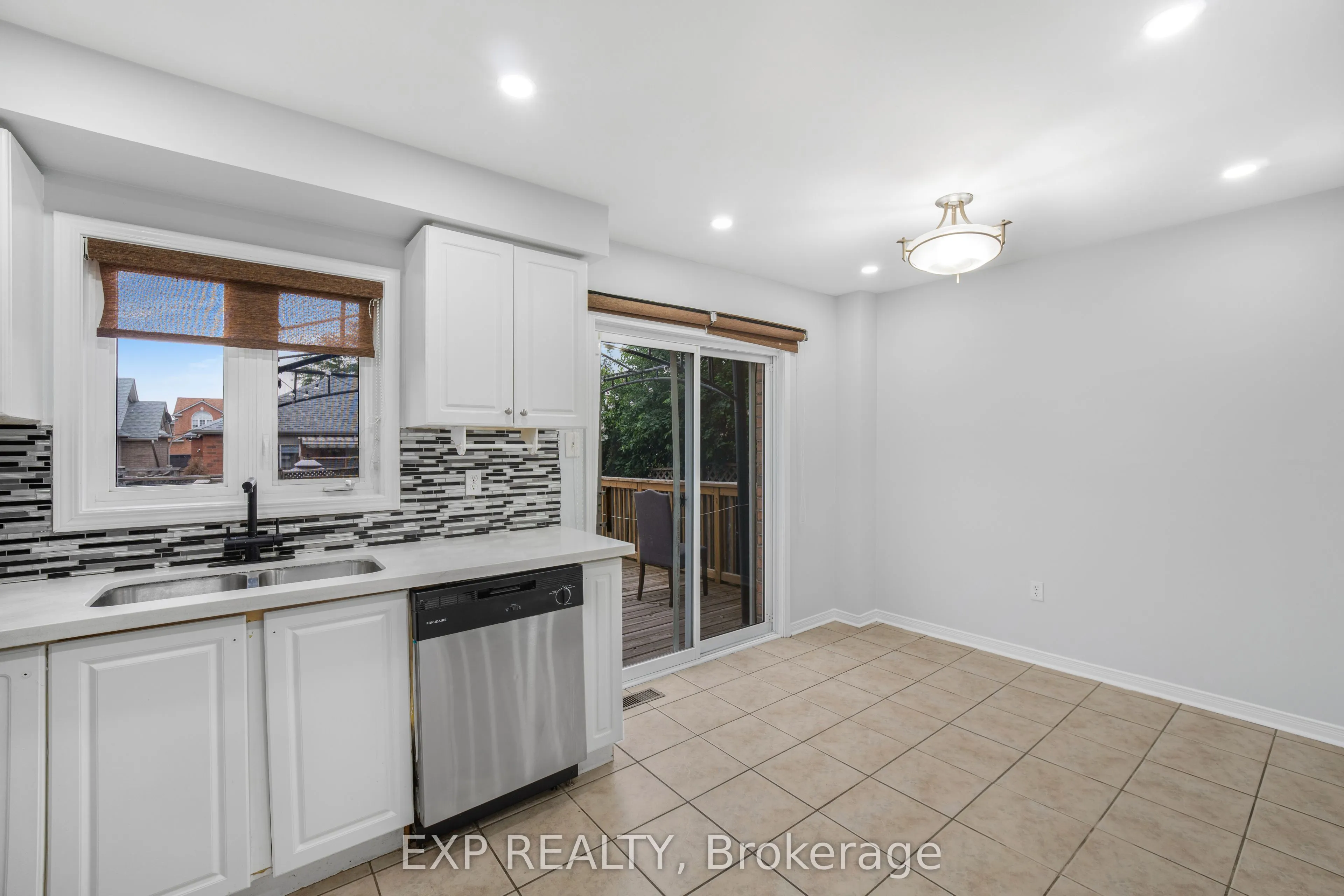 128 Olympia Crescent