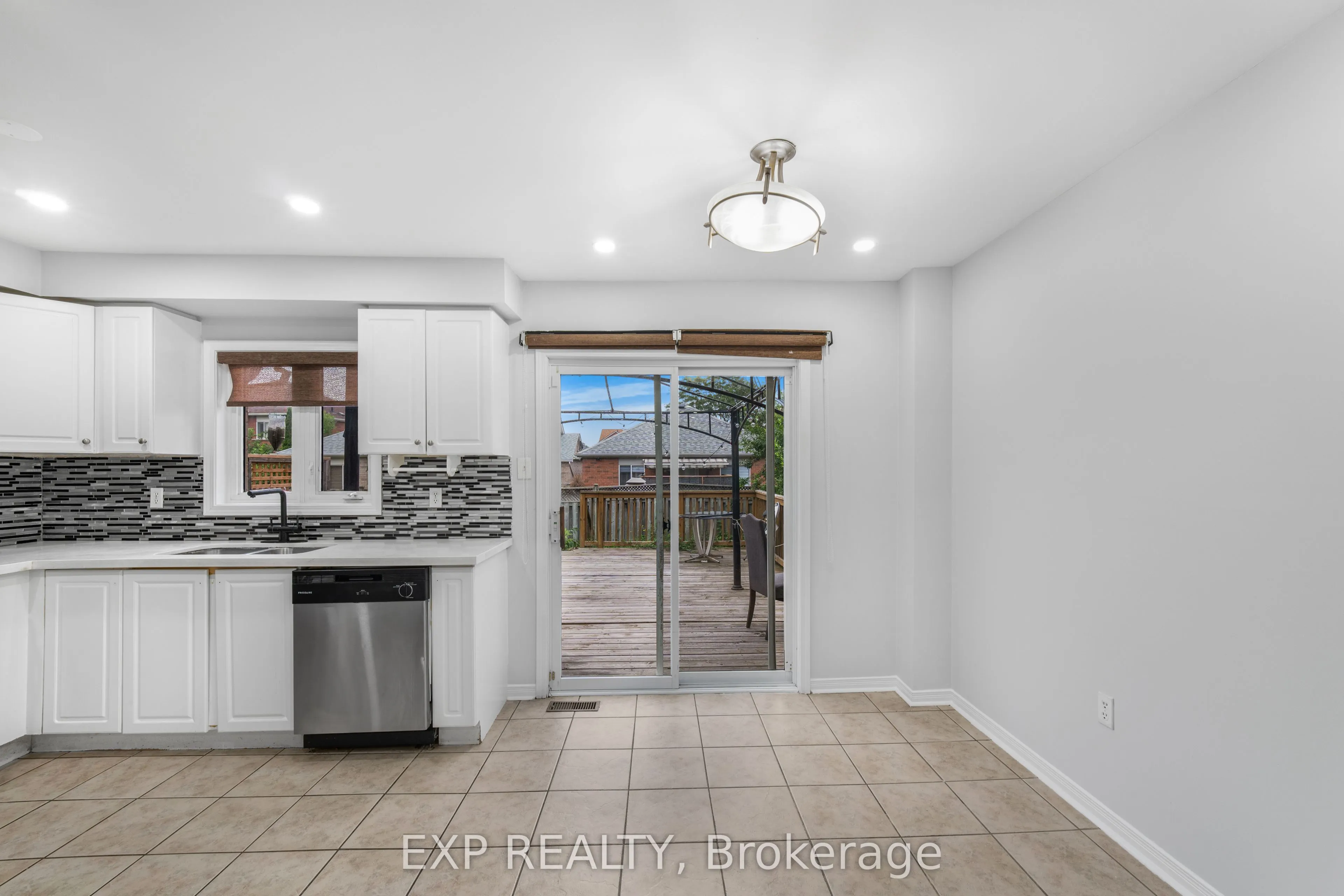 128 Olympia Crescent