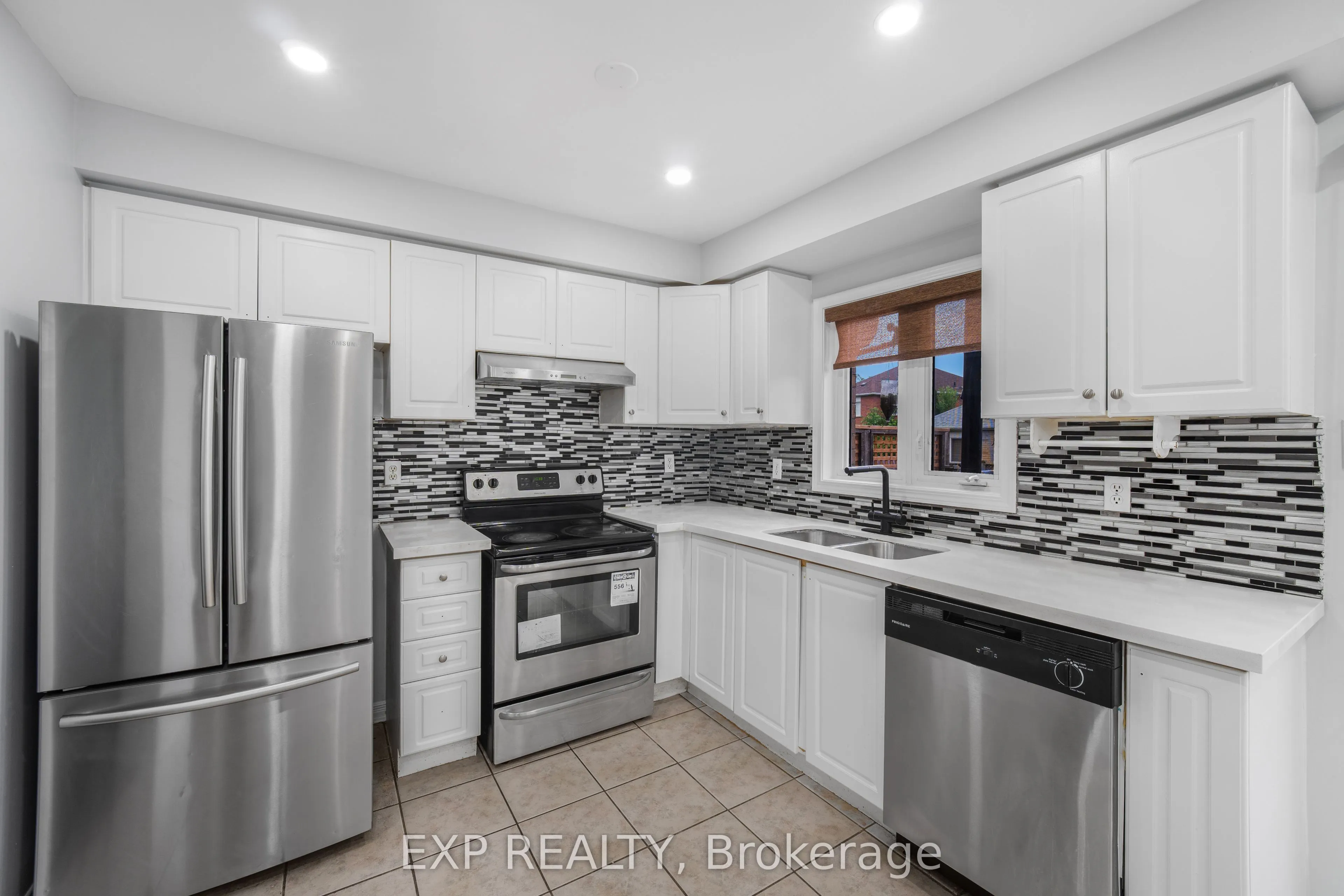 128 Olympia Crescent