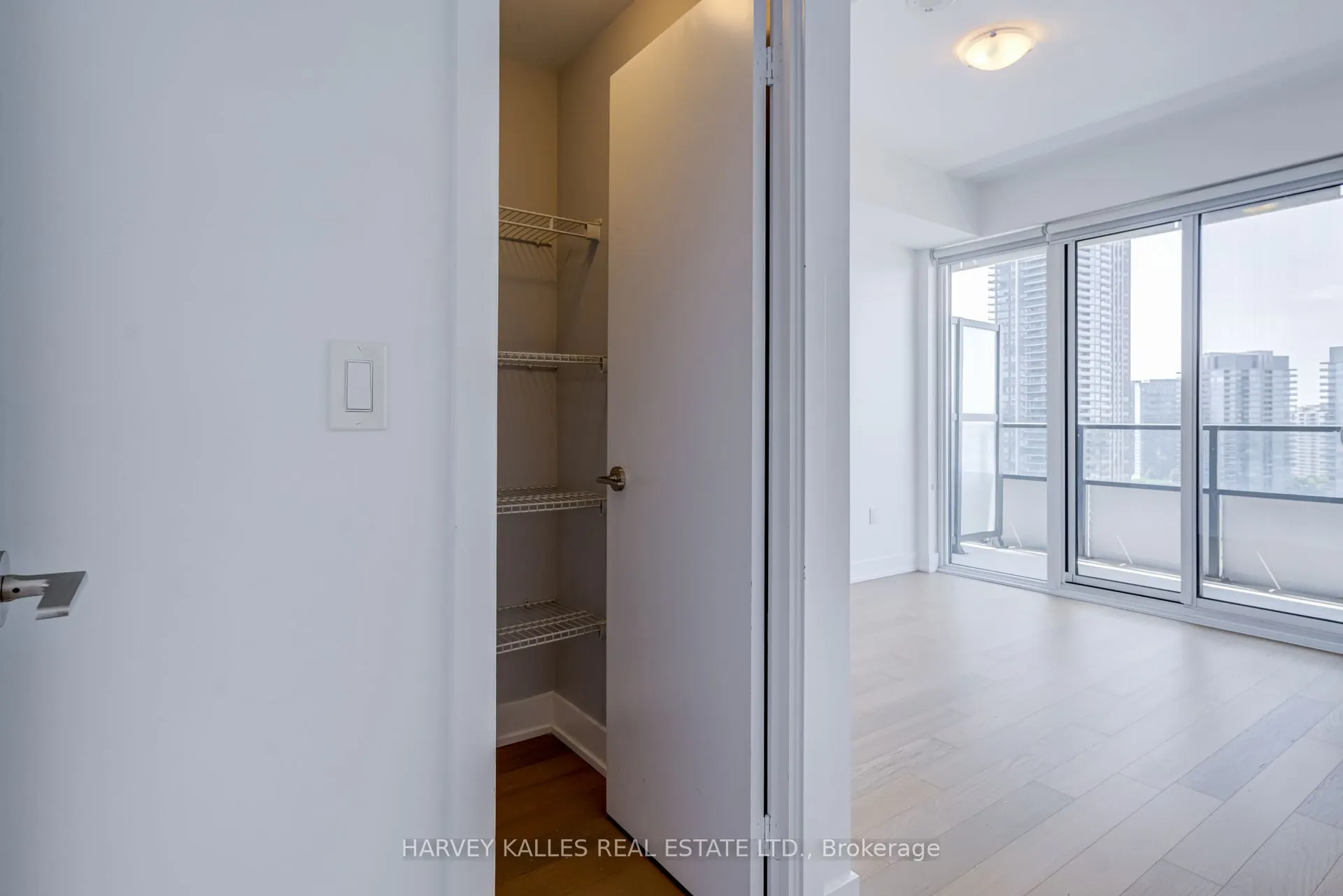 30 Shore Breeze Drive #1822