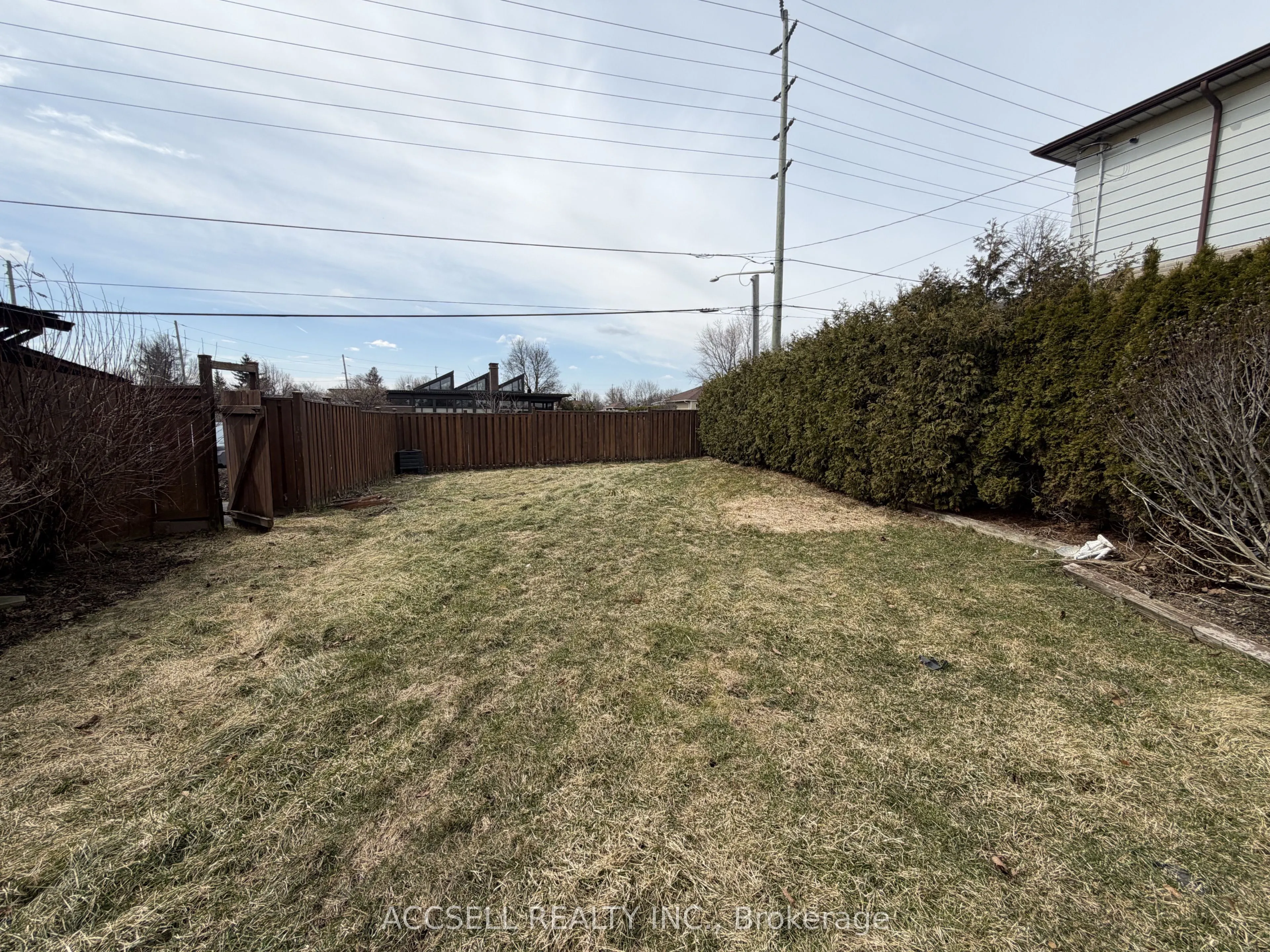 135 Mountainview Road S