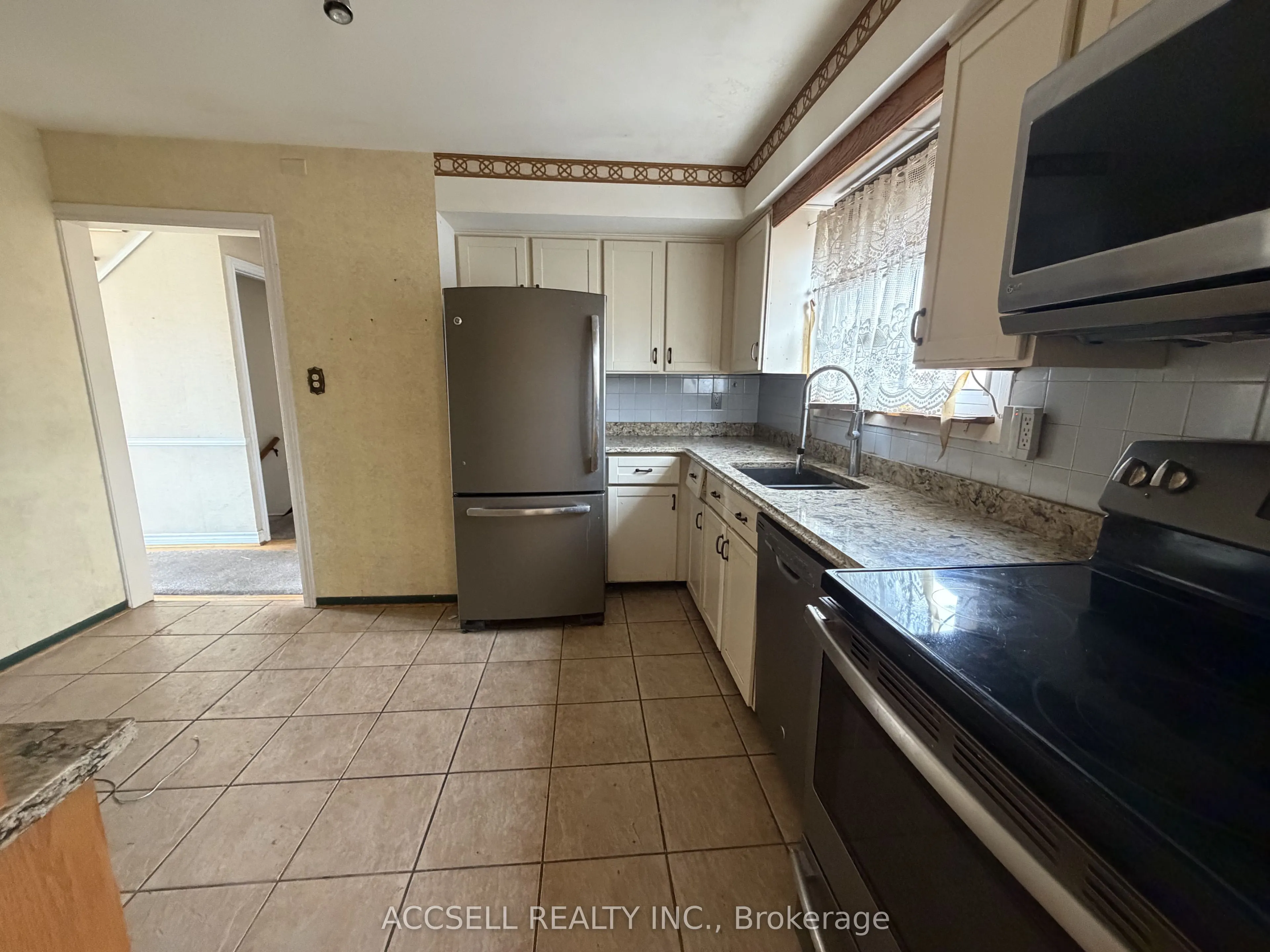 135 Mountainview Road S