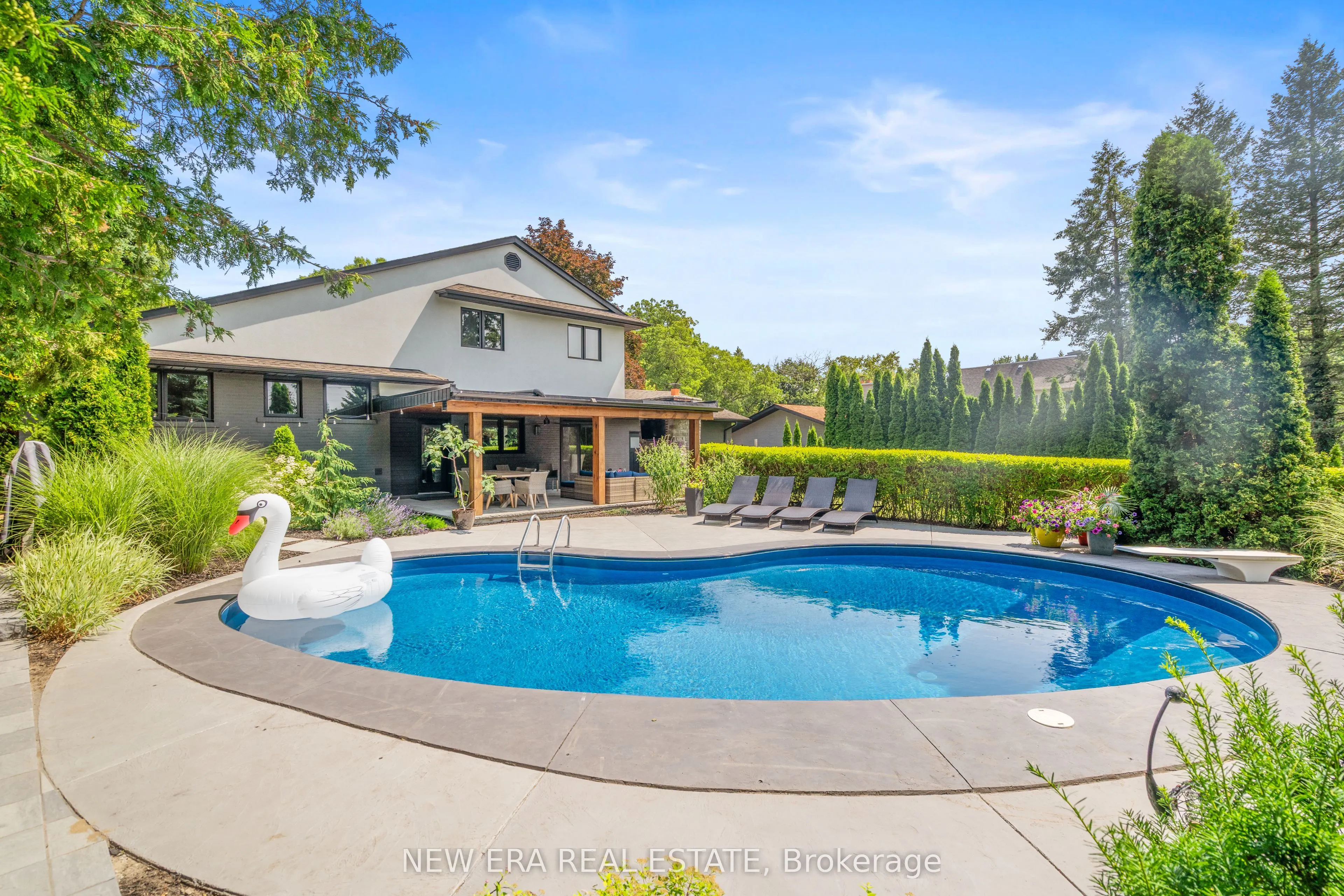 261 Pinetree Way