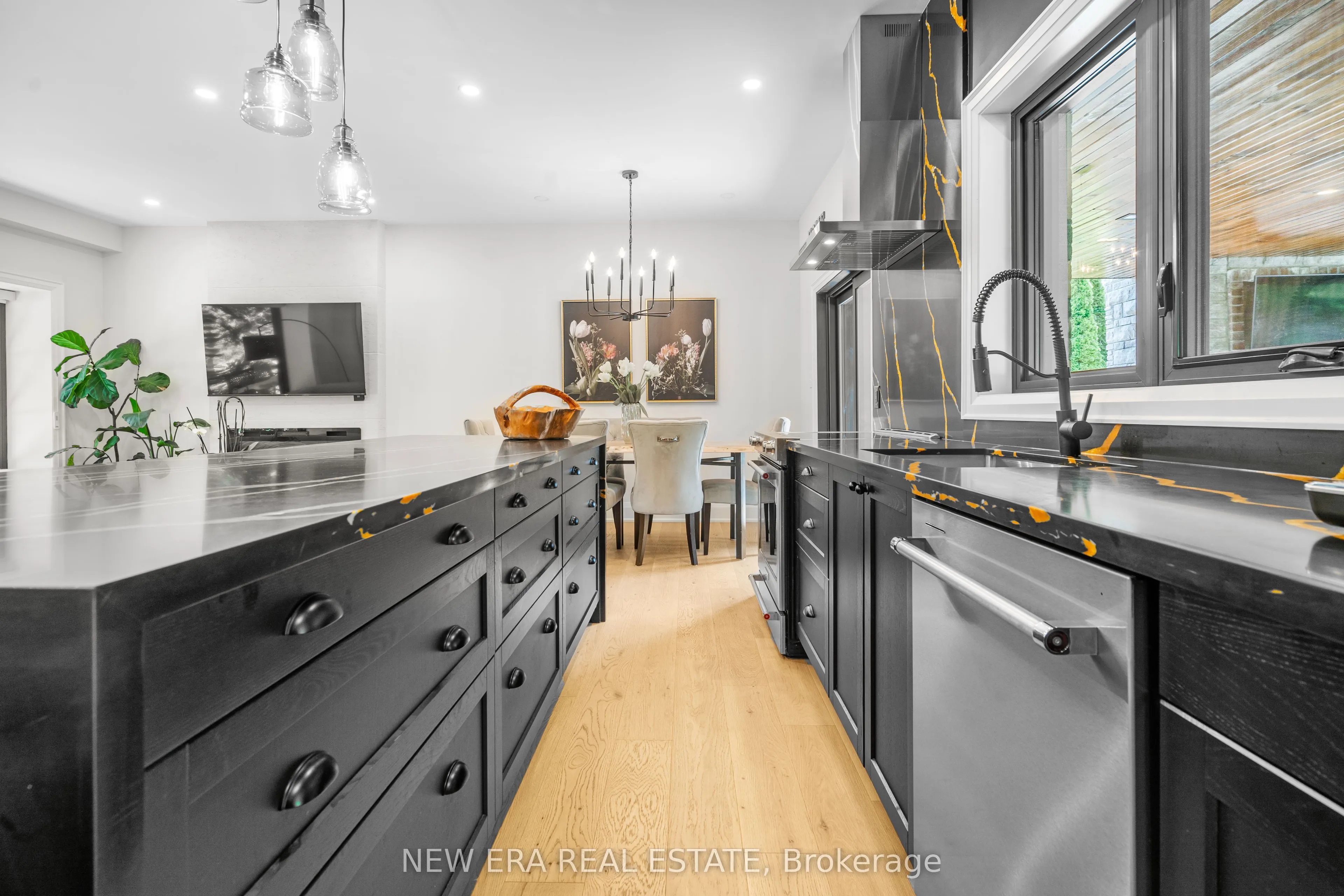 261 Pinetree Way