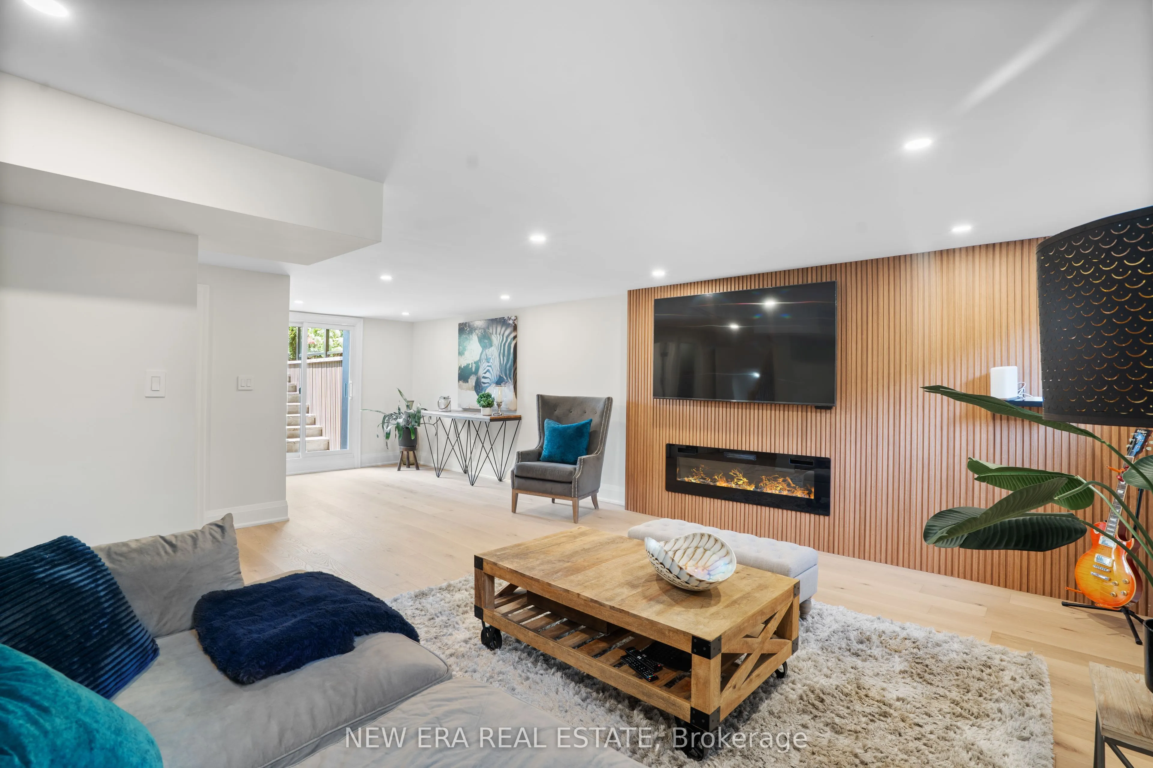 261 Pinetree Way