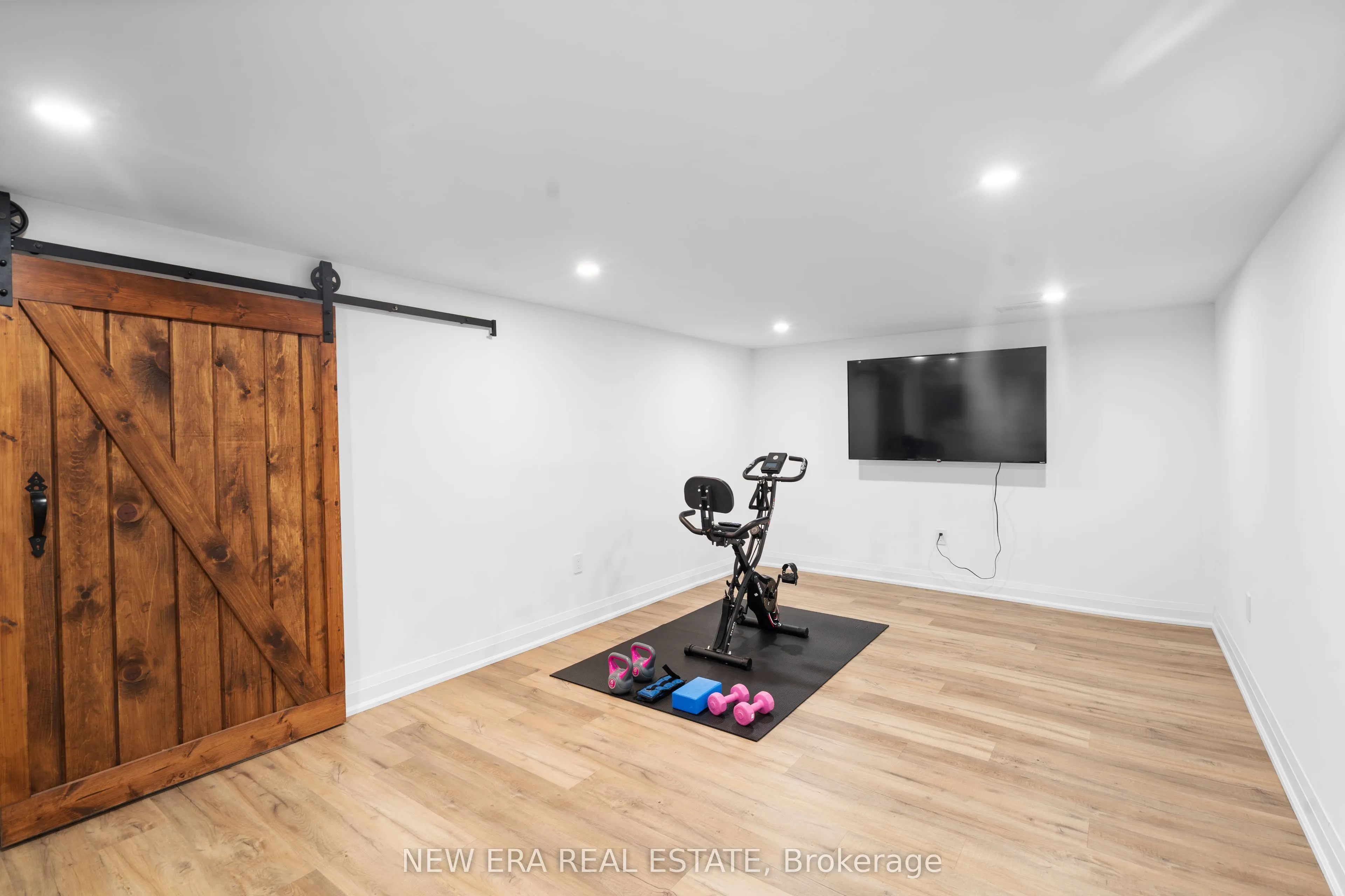 261 Pinetree Way
