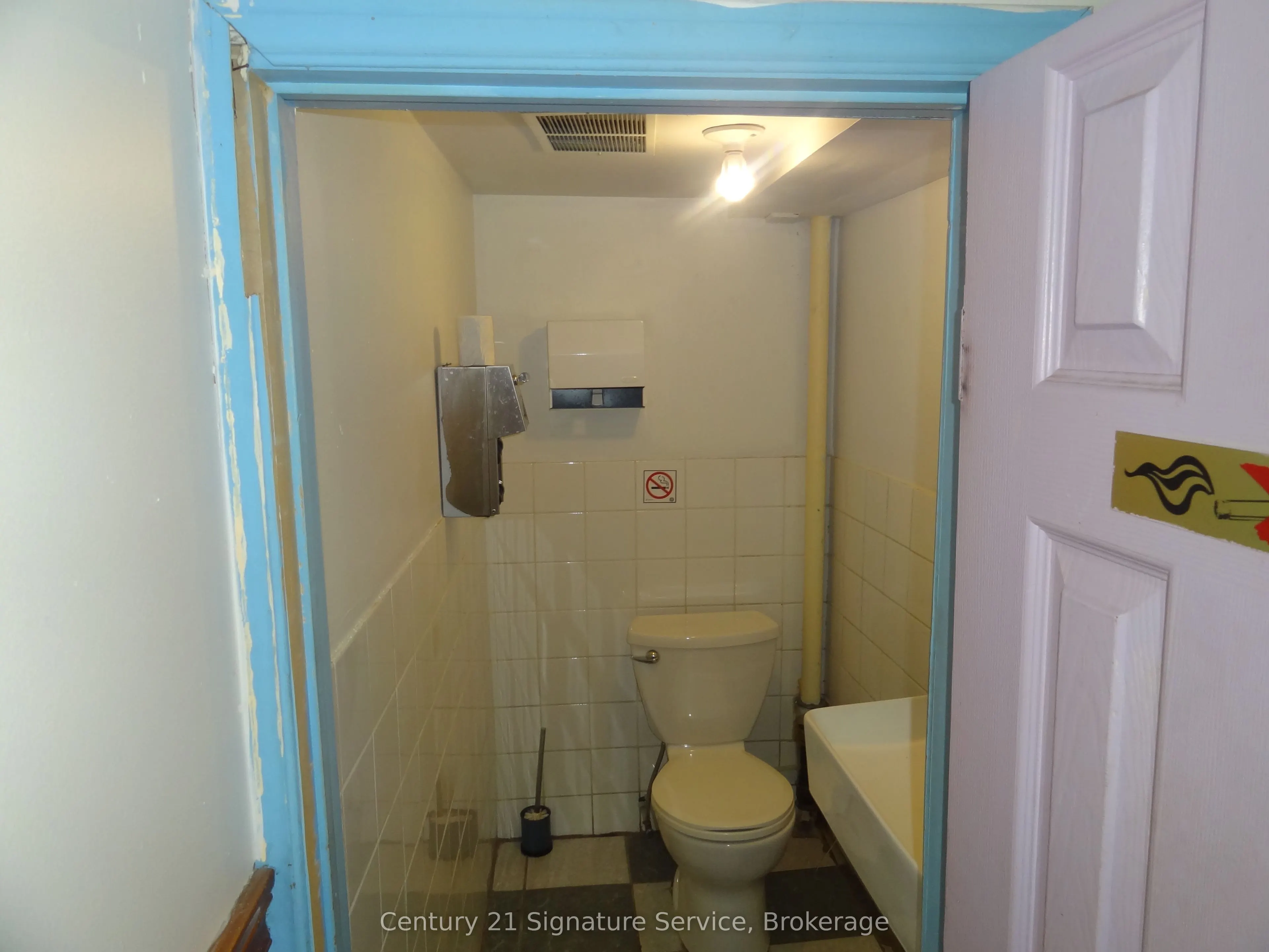 1376 Queen Street #Main Floor