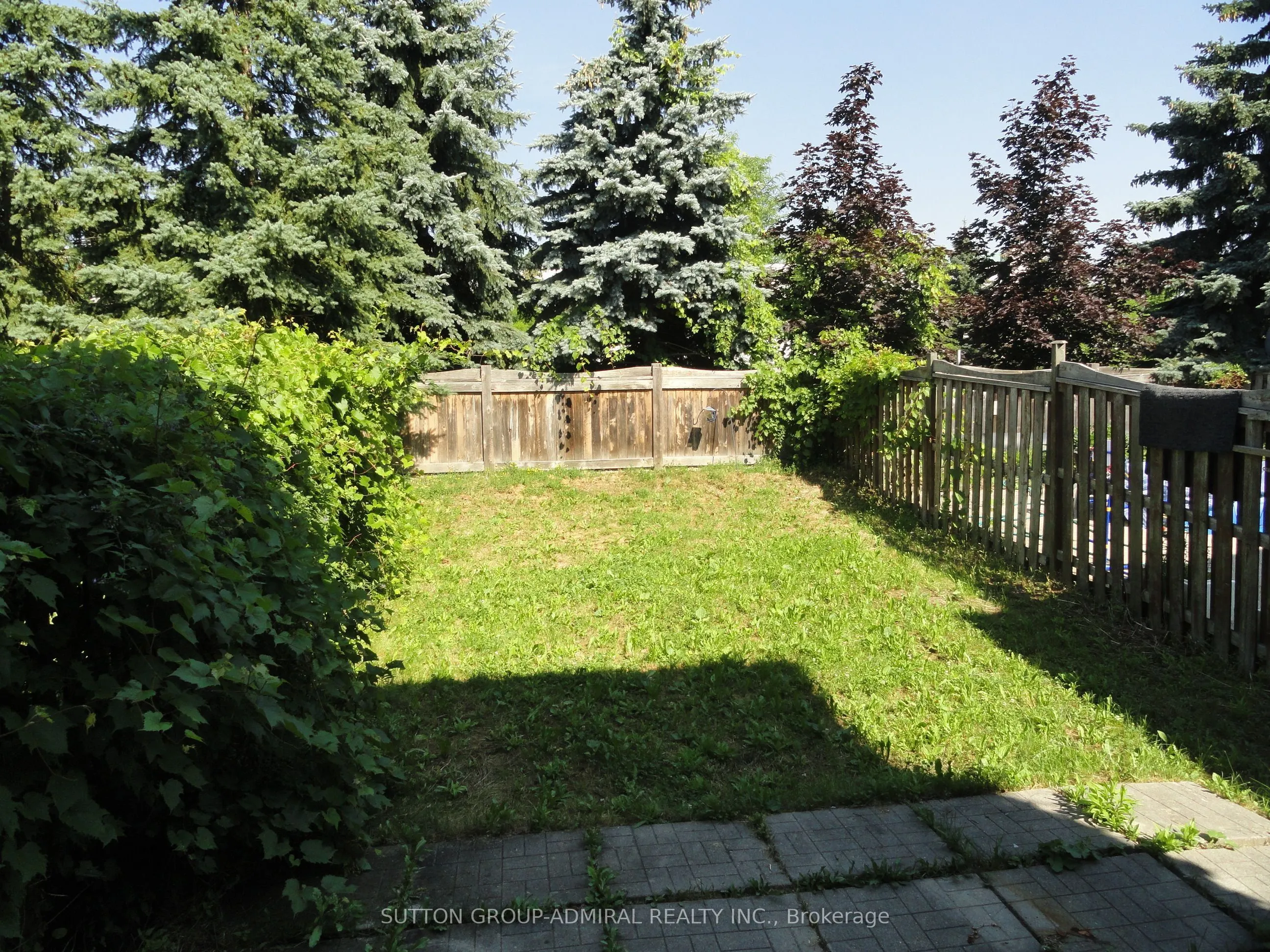 922 Ledbury Crescent