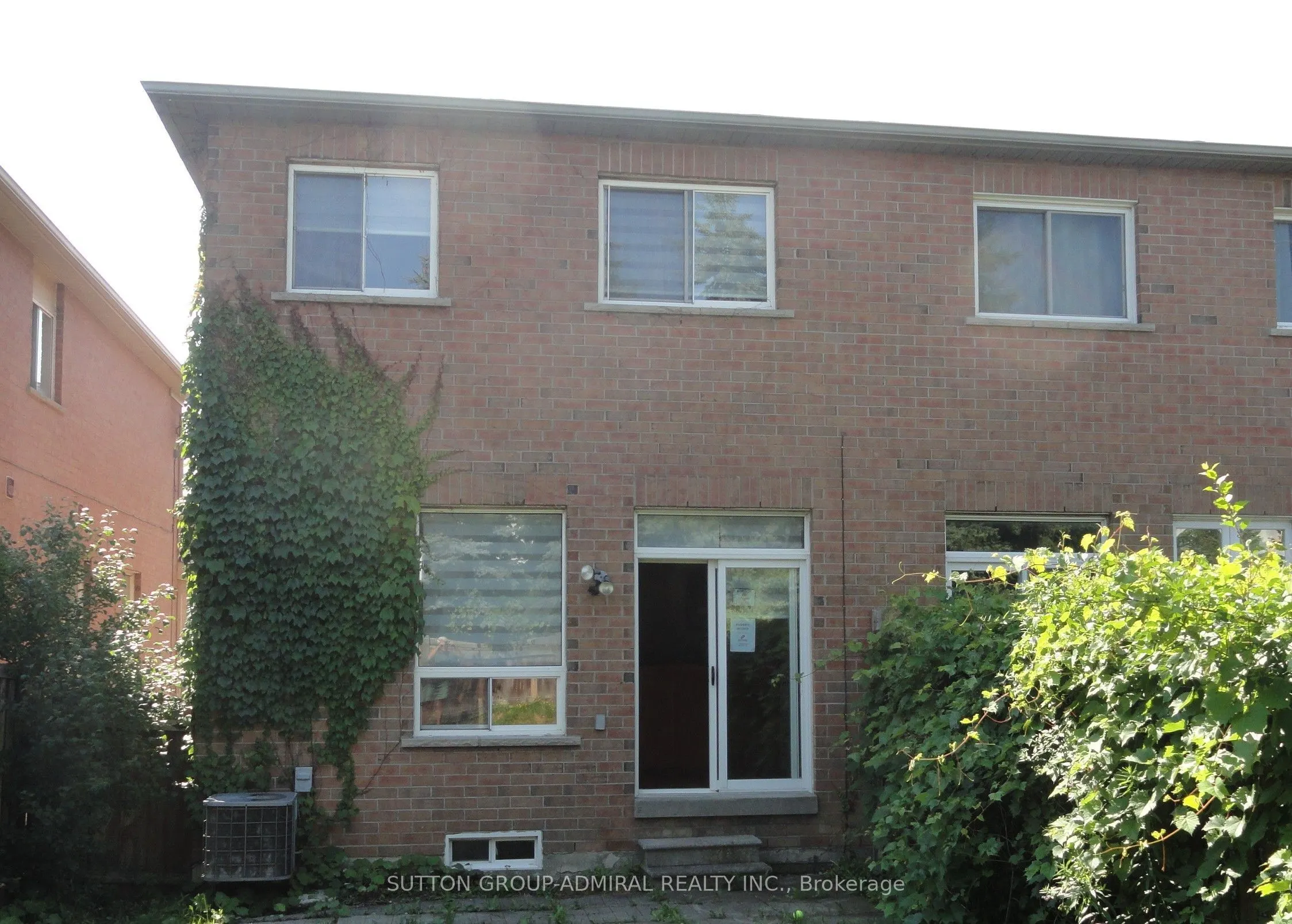 922 Ledbury Crescent