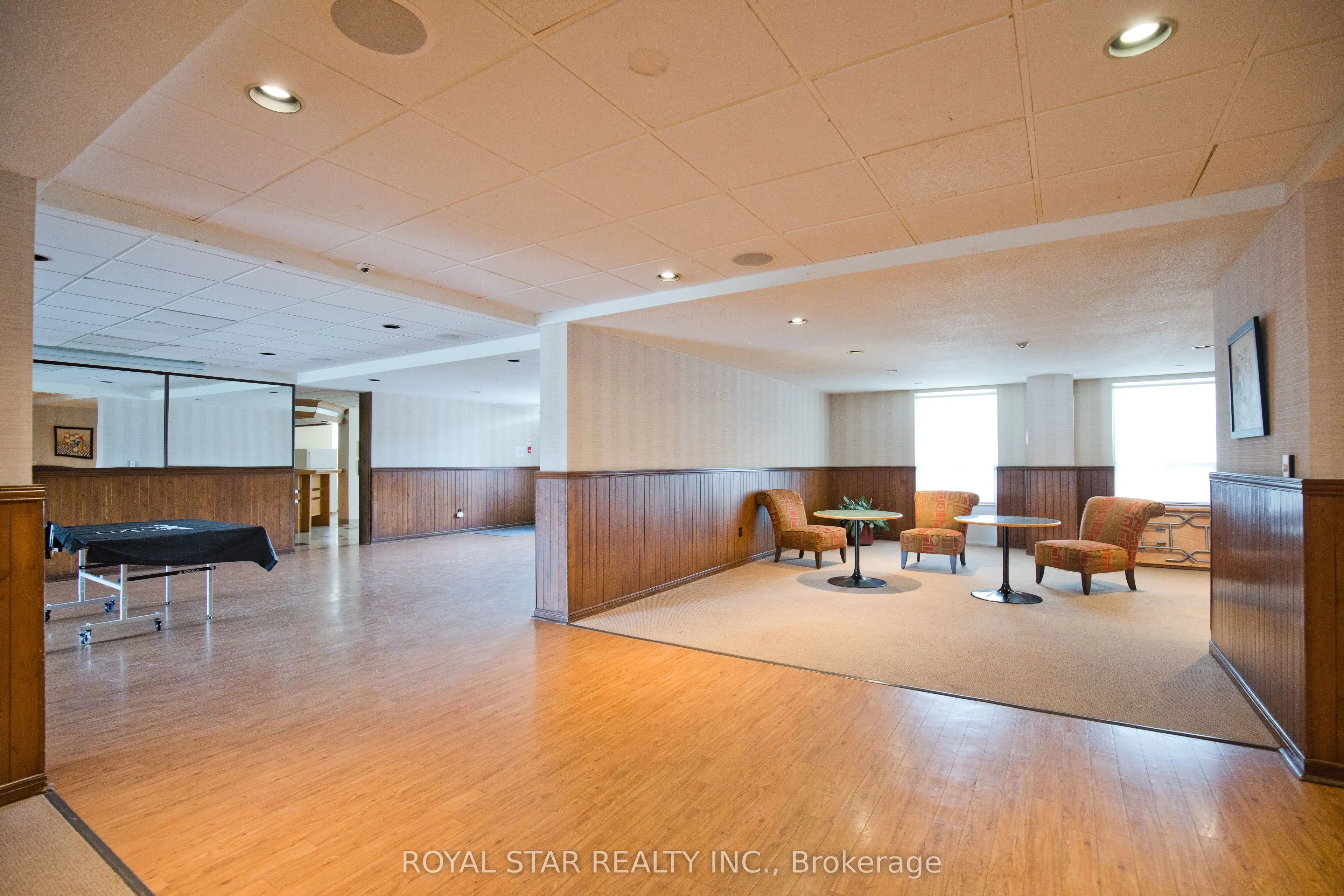 1535 Lakeshore Road E #1607