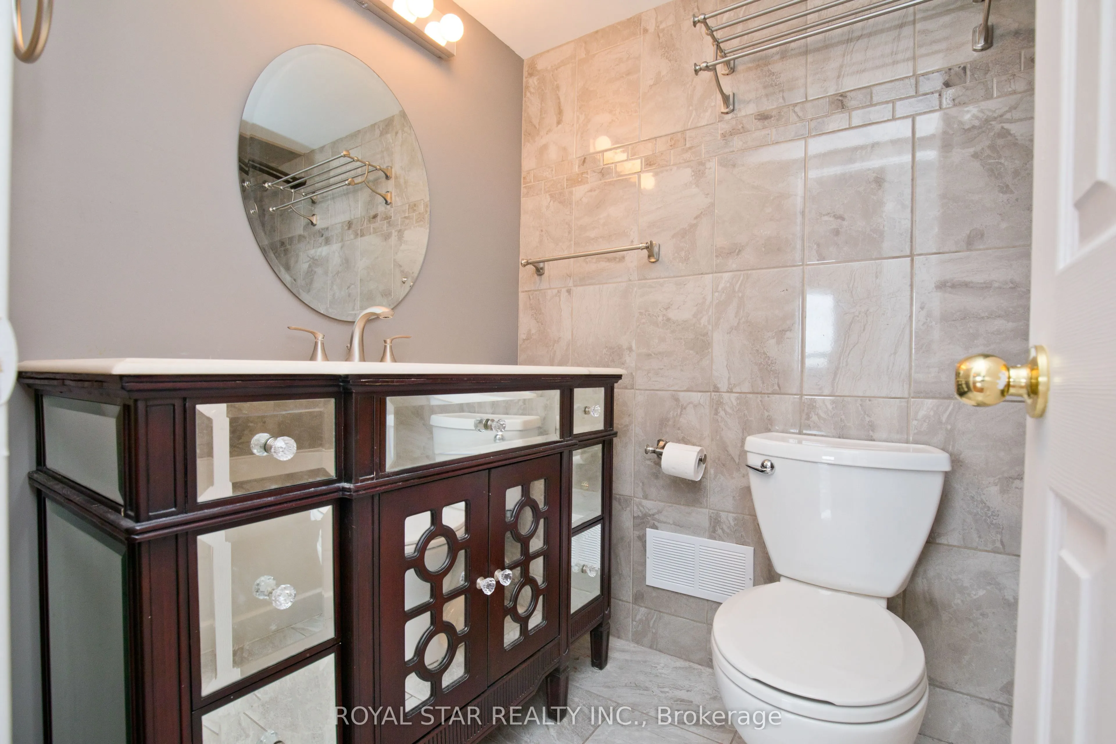 1535 Lakeshore Road E #1607