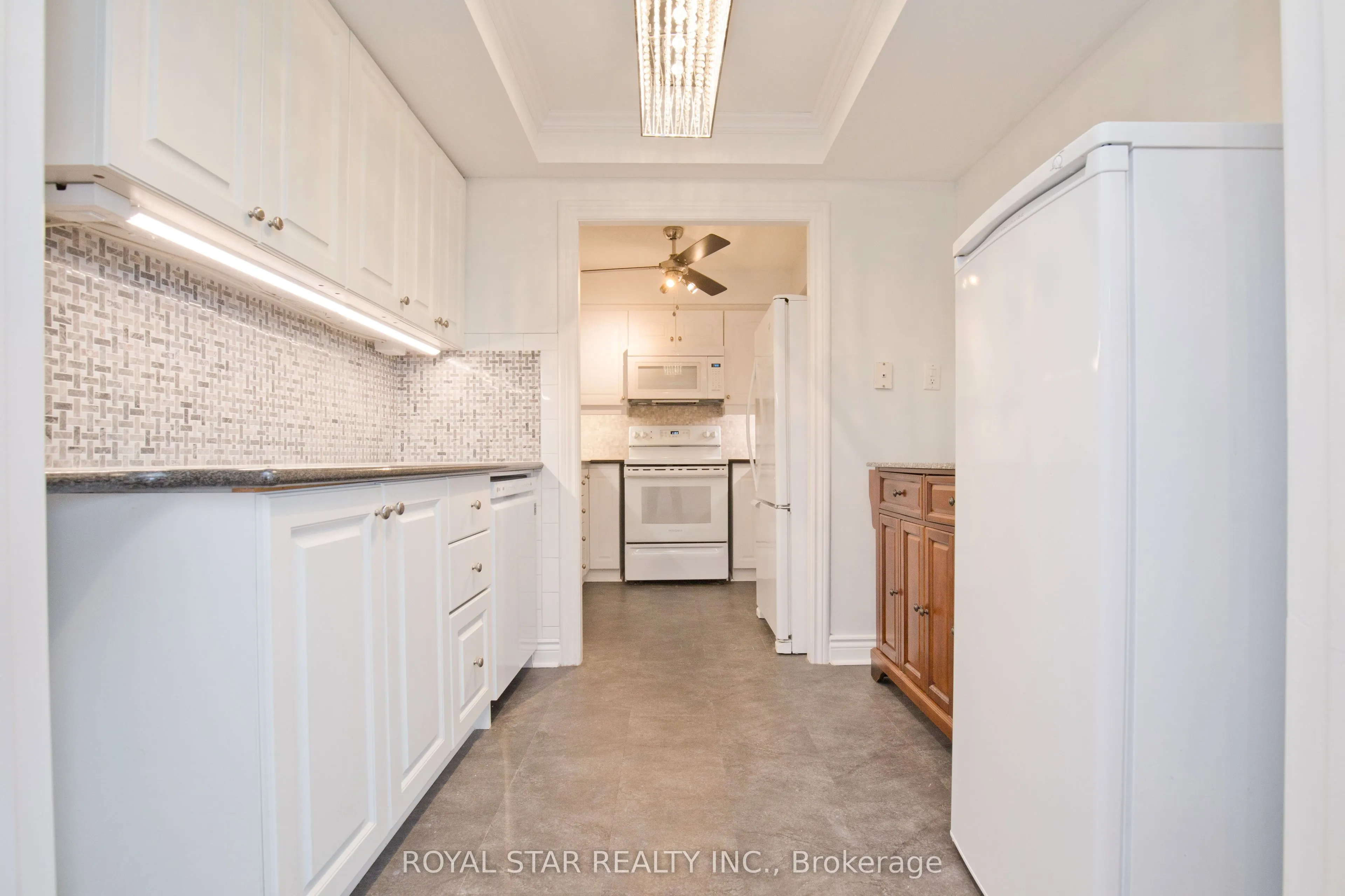 1535 Lakeshore Road E #1607
