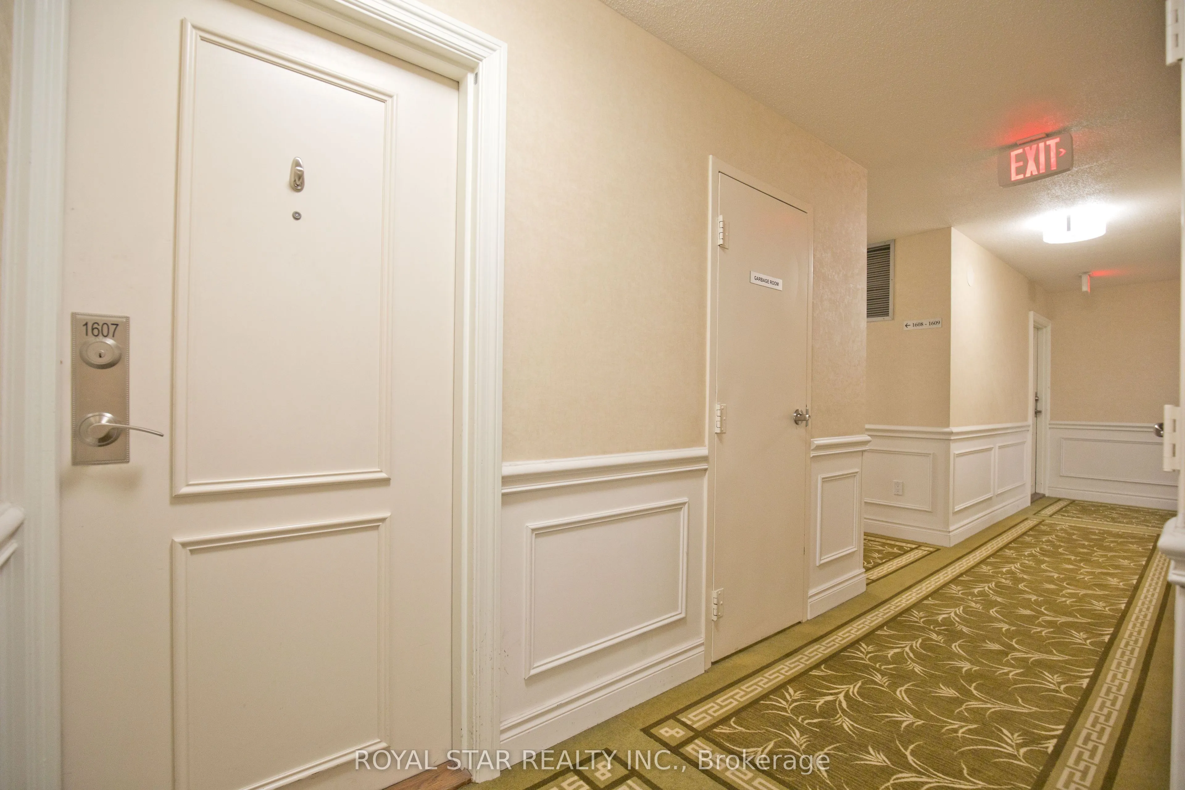 1535 Lakeshore Road E #1607
