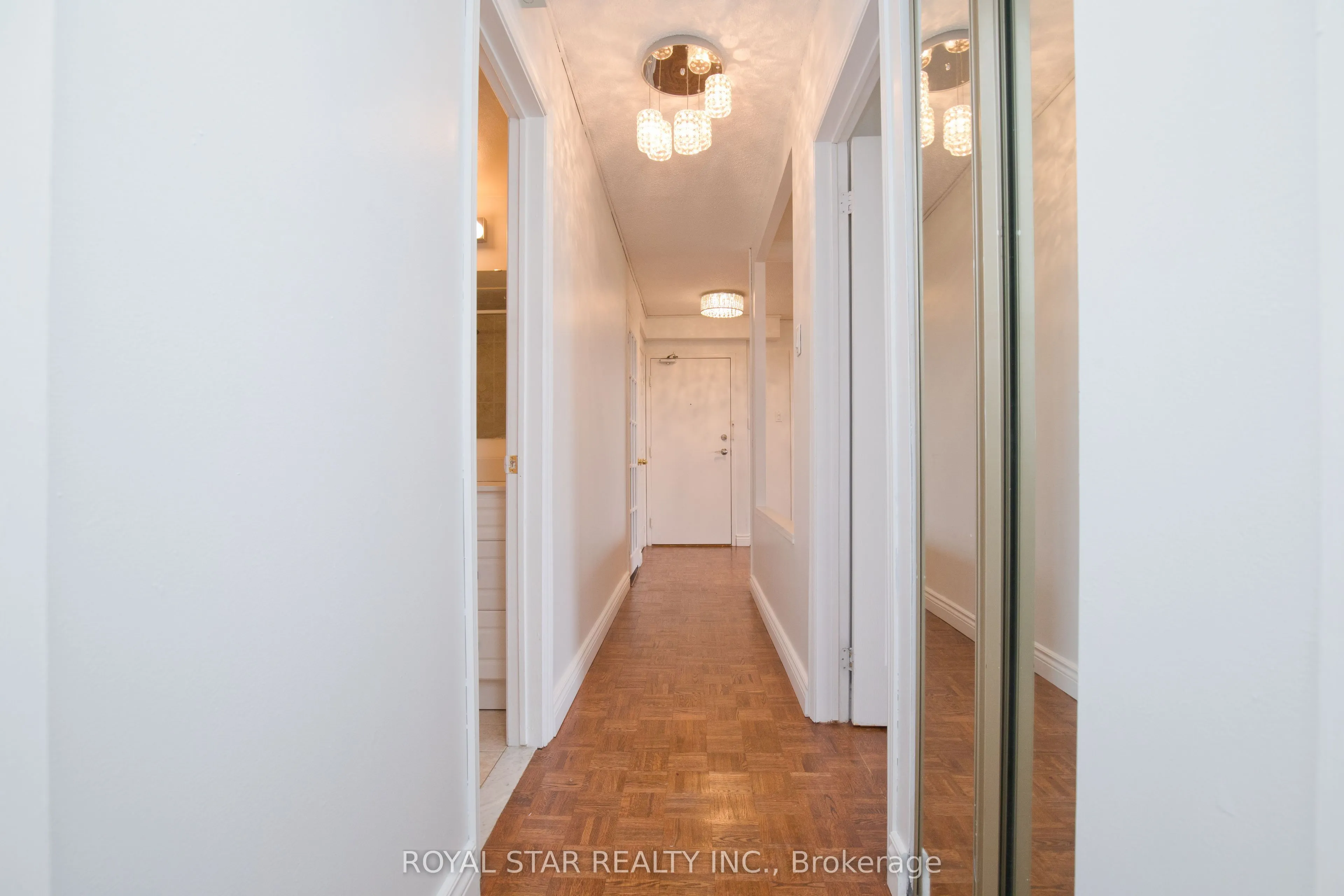 1535 Lakeshore Road E #1607