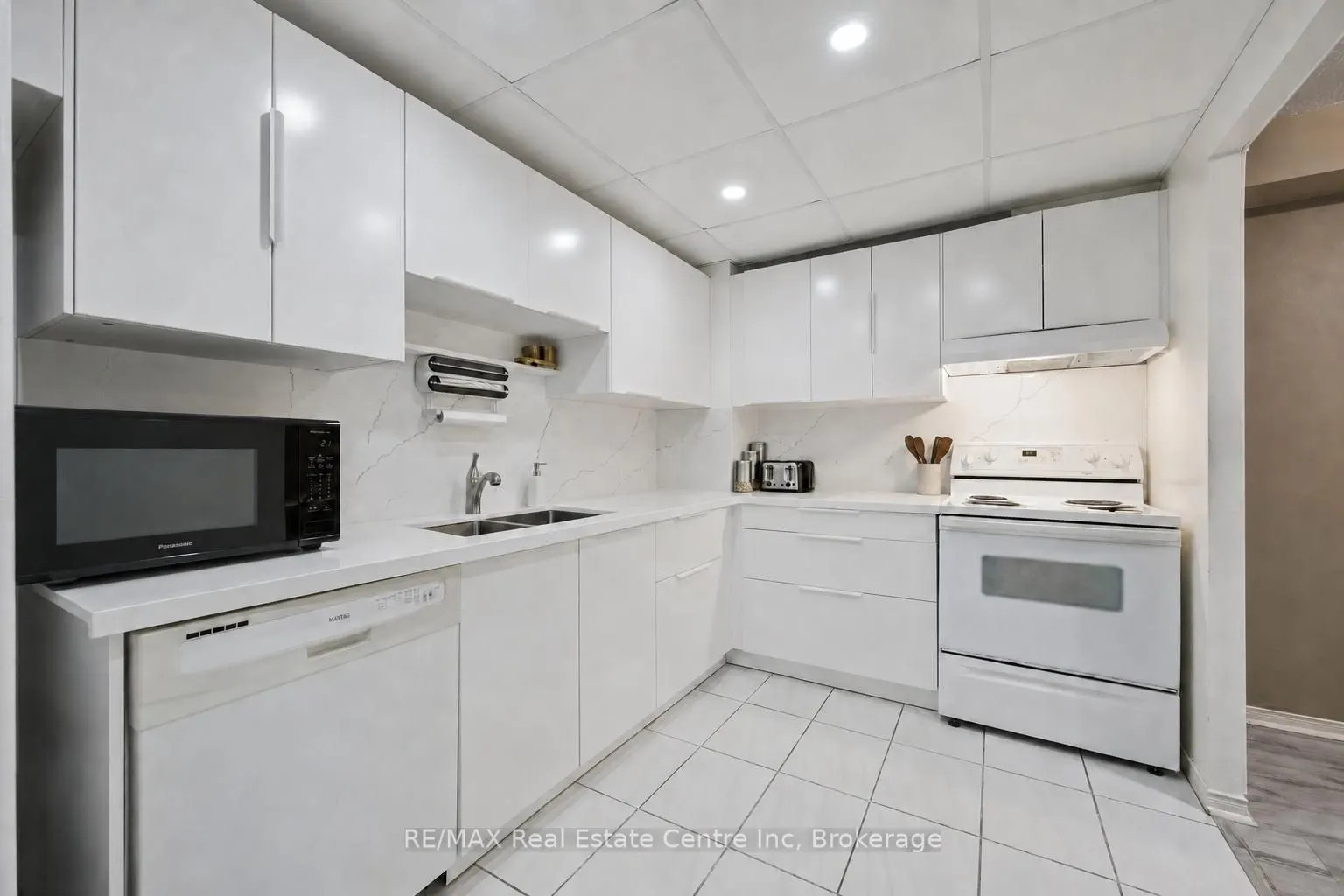 155 HILLCREST Avenue #302