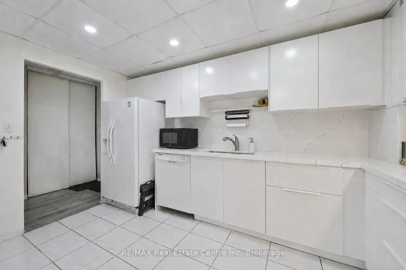 155 HILLCREST Avenue #302