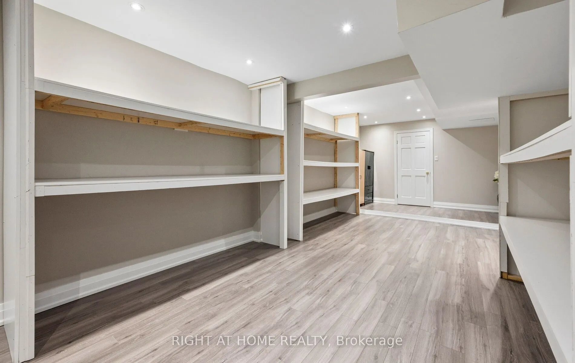 5491 Schueller Crescent
