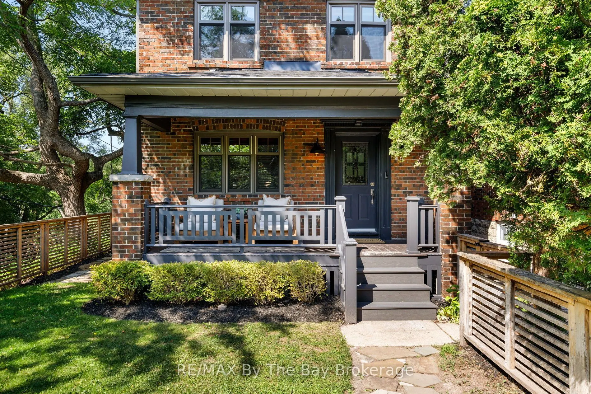 44 Rambert Crescent
