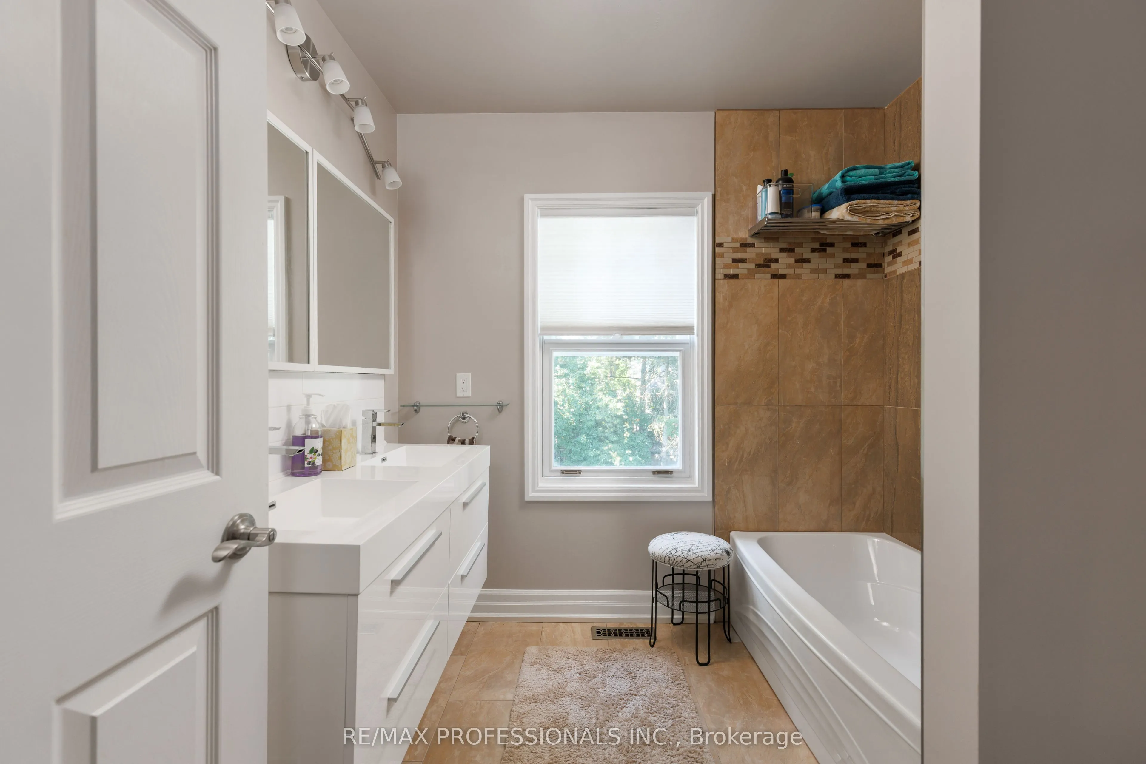 106 Rathburn Road