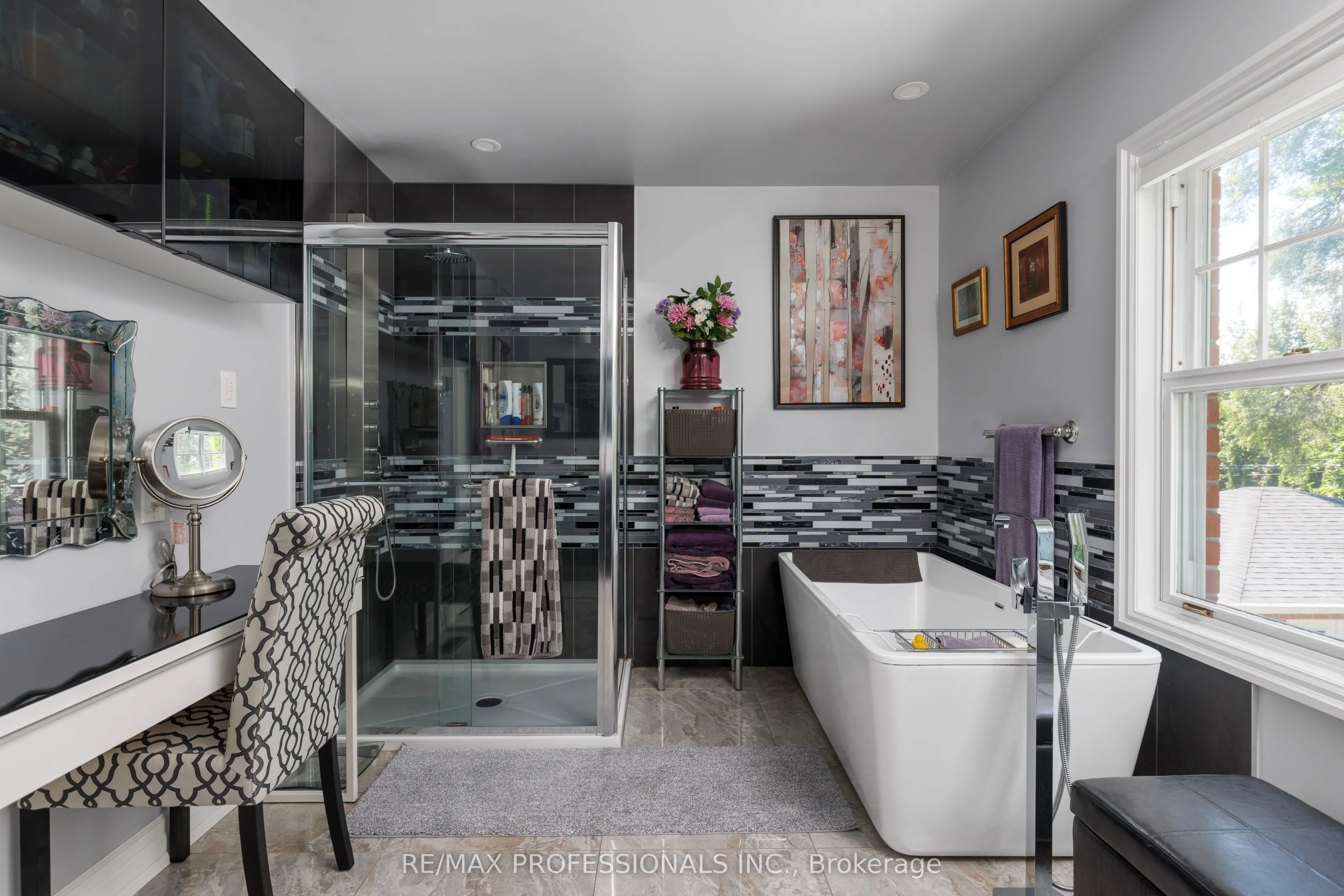 106 Rathburn Road