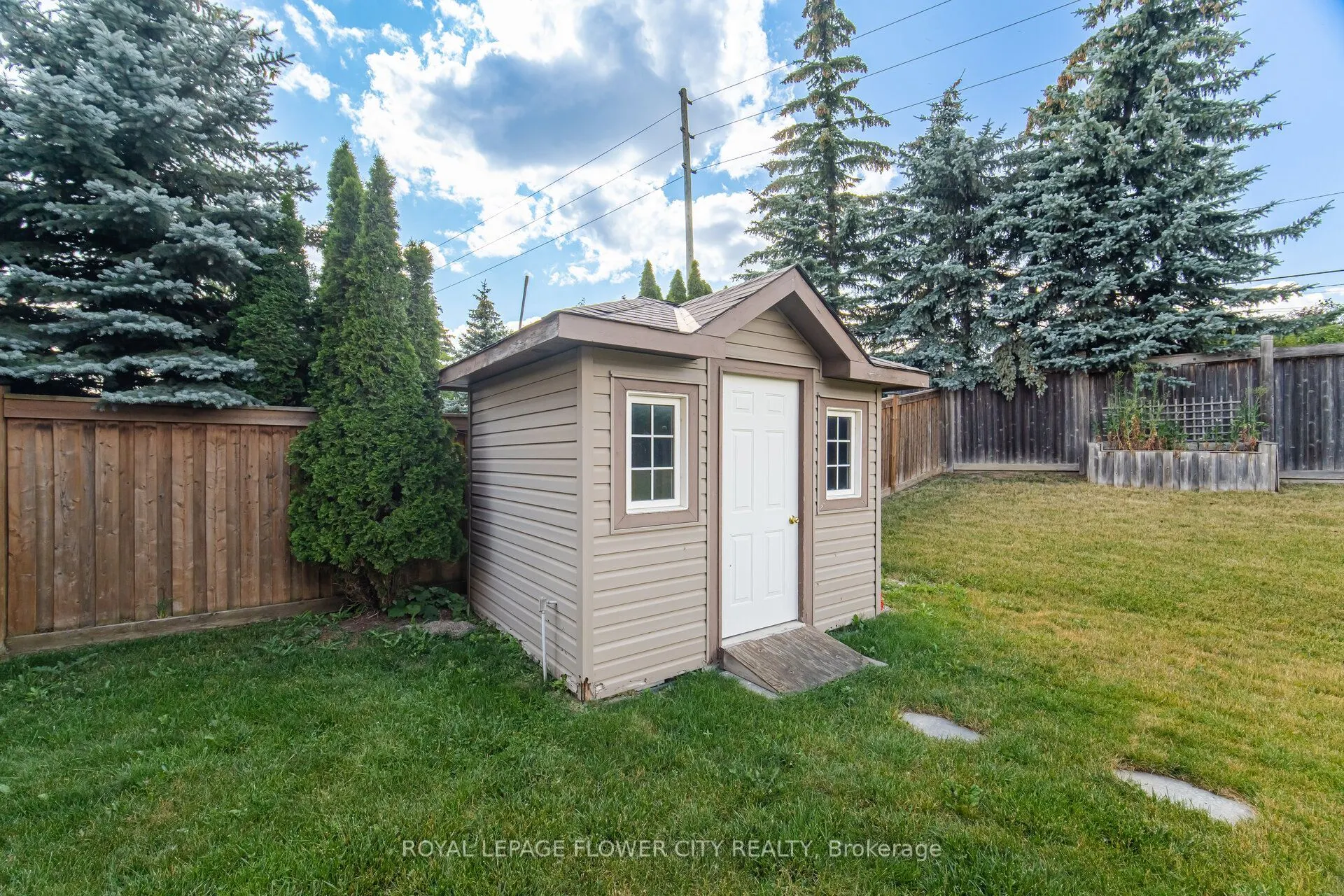 56 Laurentide Crescent