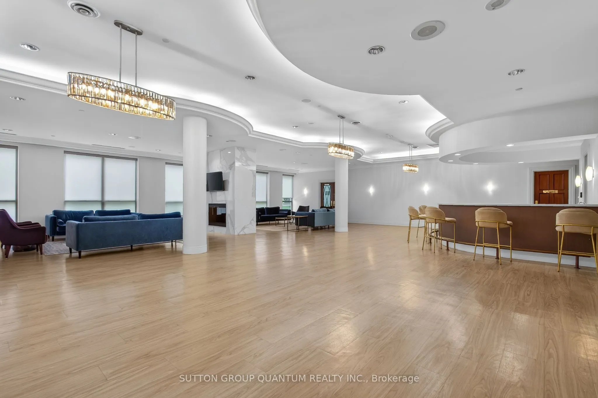 5233 Dundas Street W #723