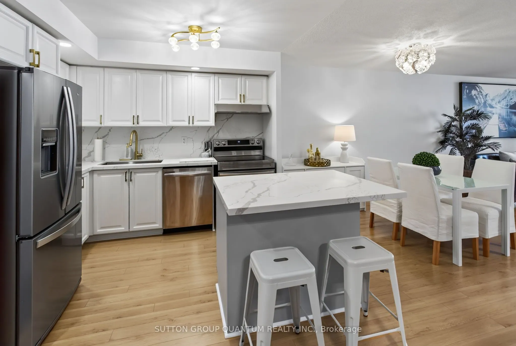5233 Dundas Street W #723
