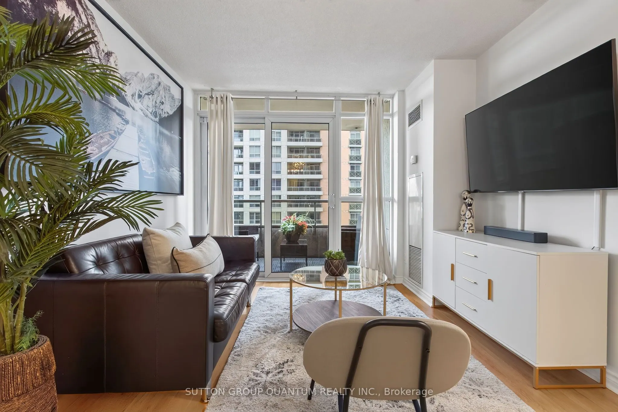 5233 Dundas Street W #723