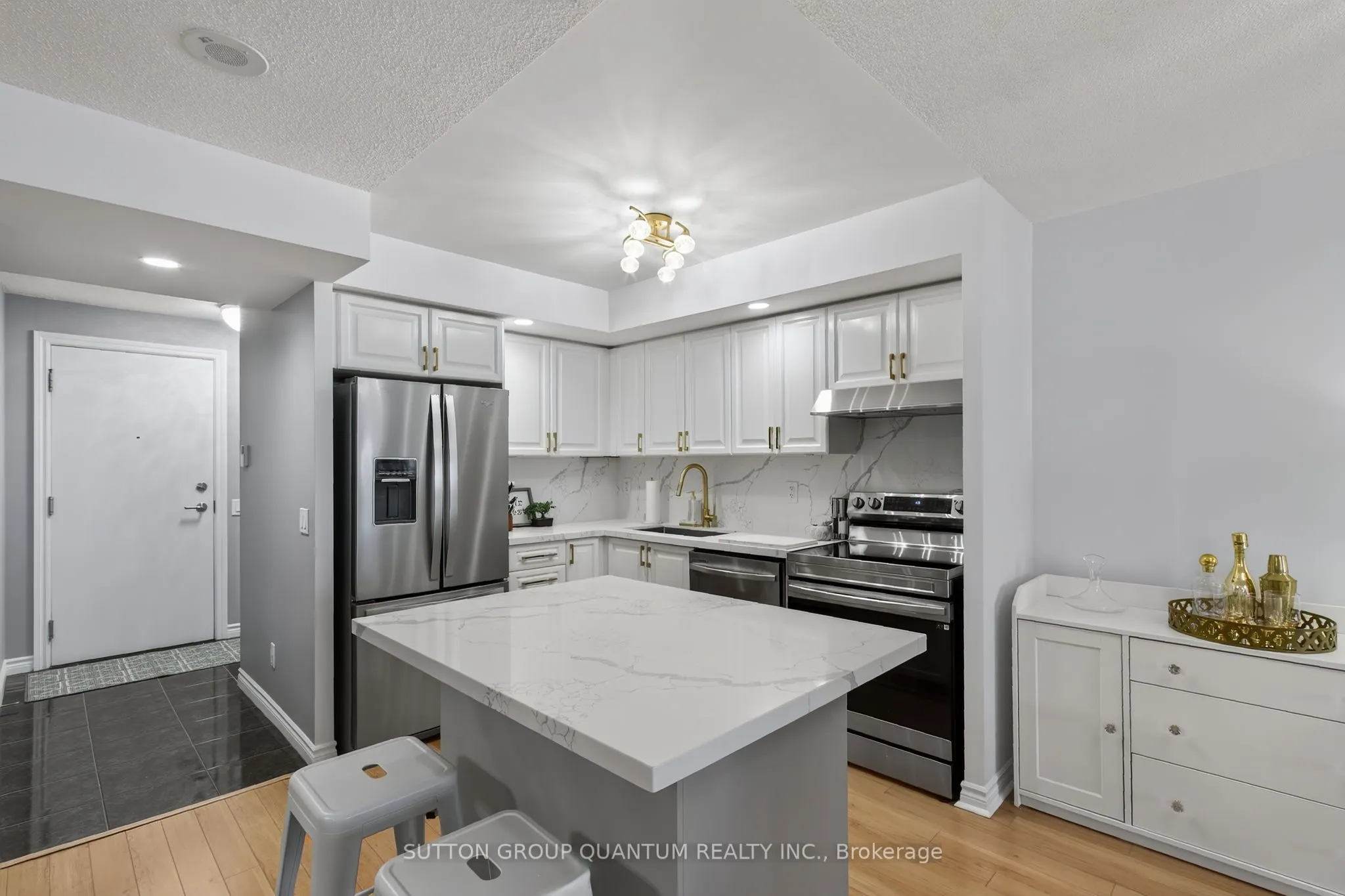 5233 Dundas Street W #723