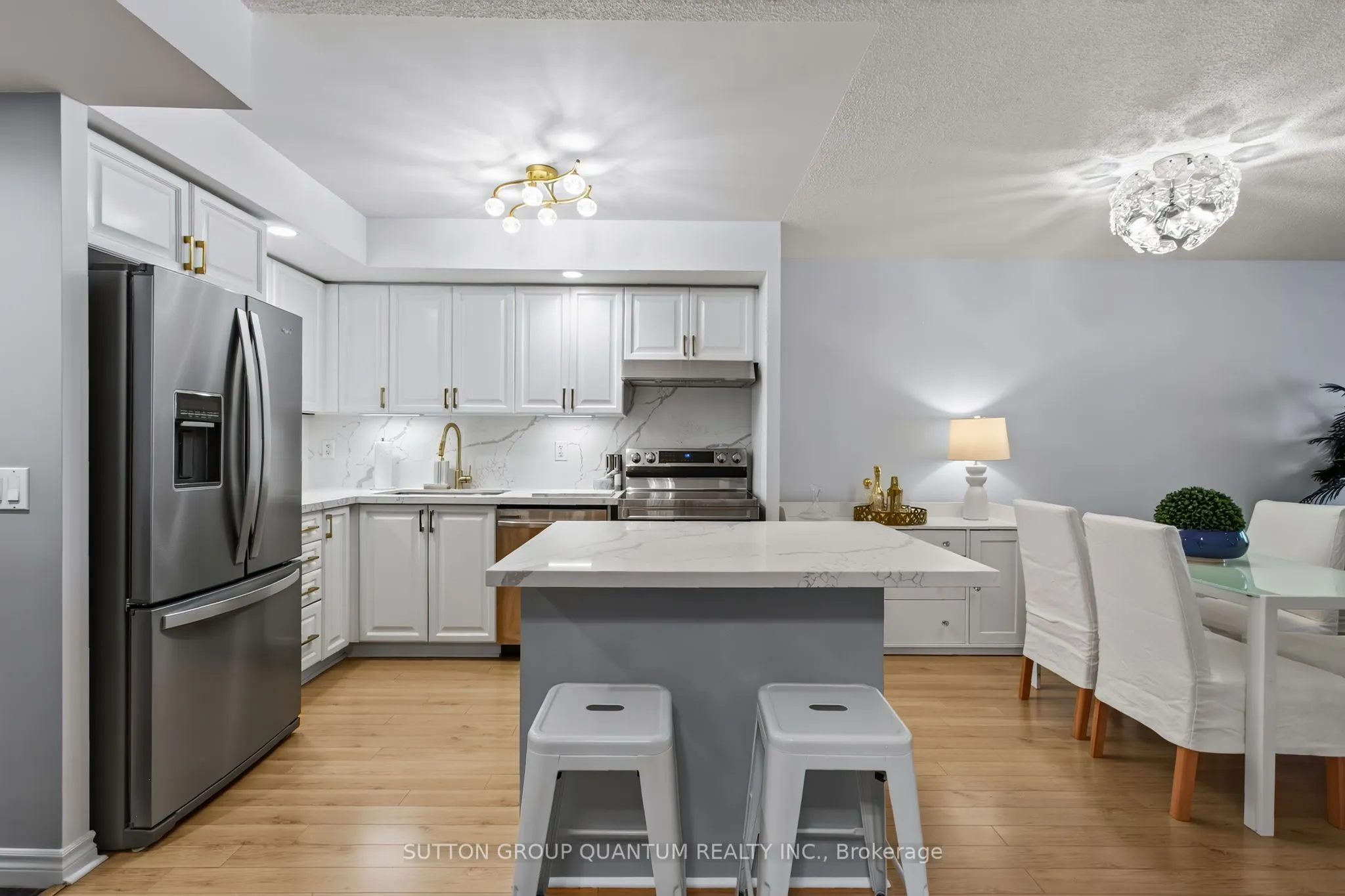 5233 Dundas Street W #723