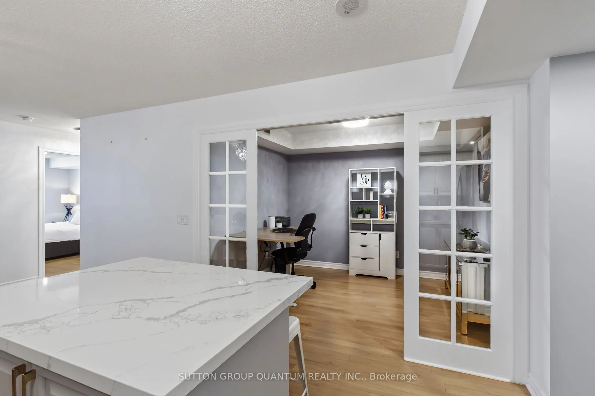 5233 Dundas Street W #723