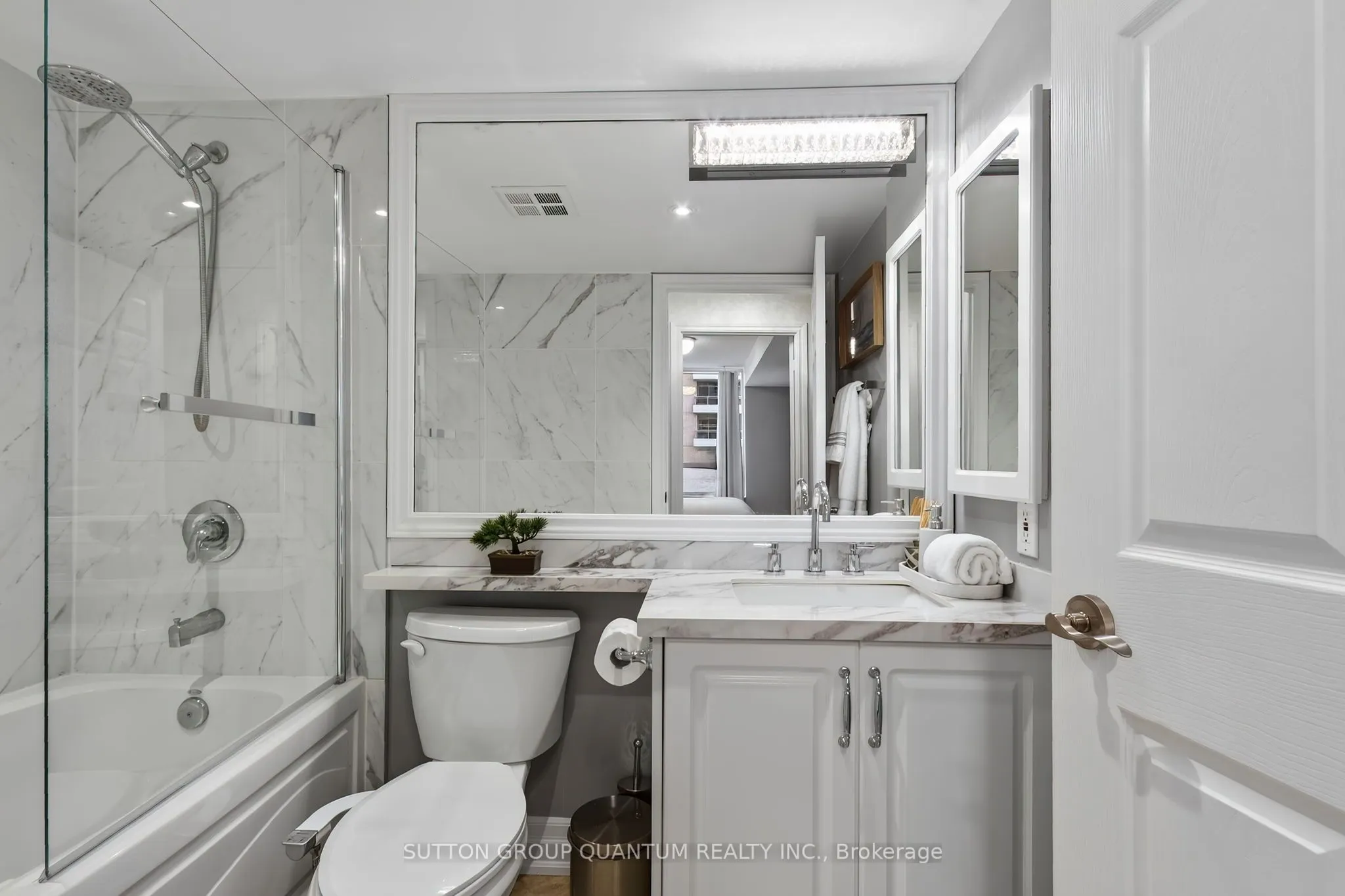 5233 Dundas Street W #723