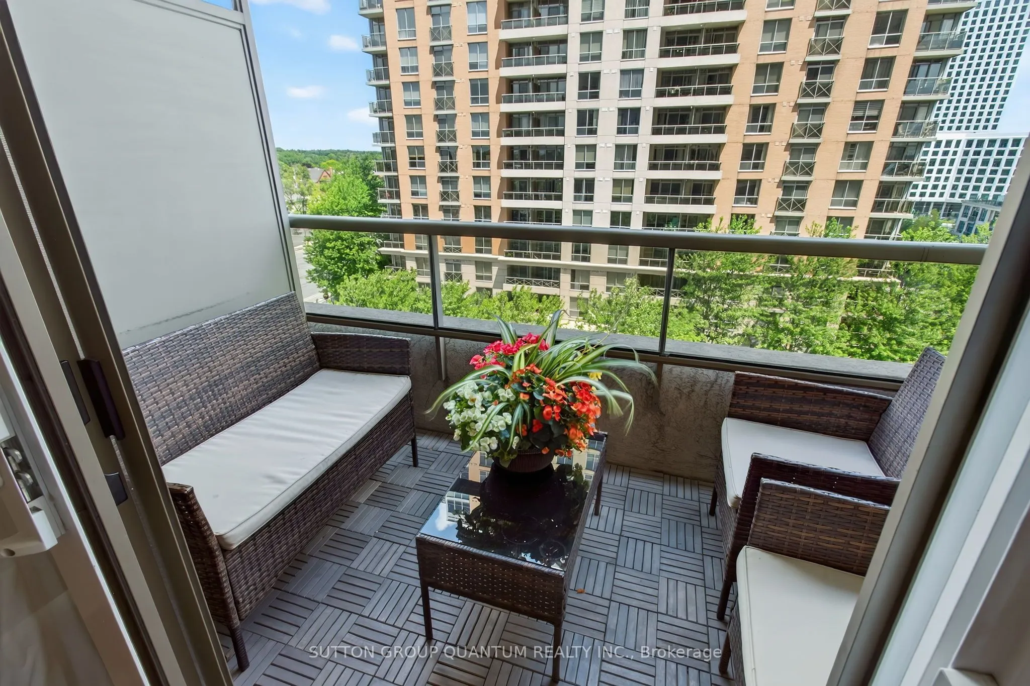 5233 Dundas Street W #723