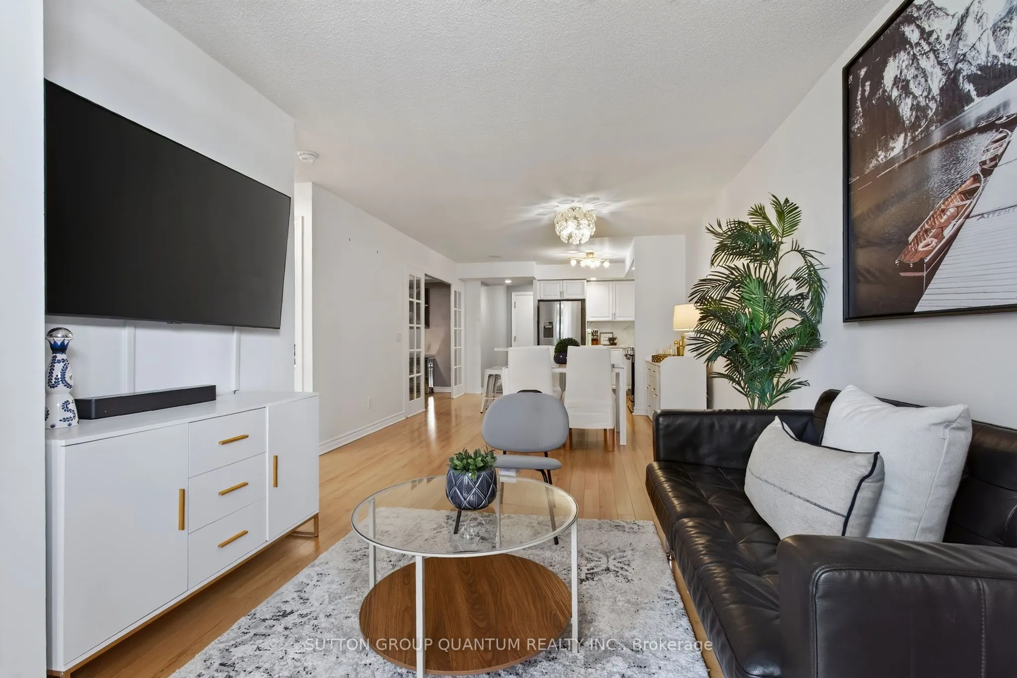 5233 Dundas Street W #723