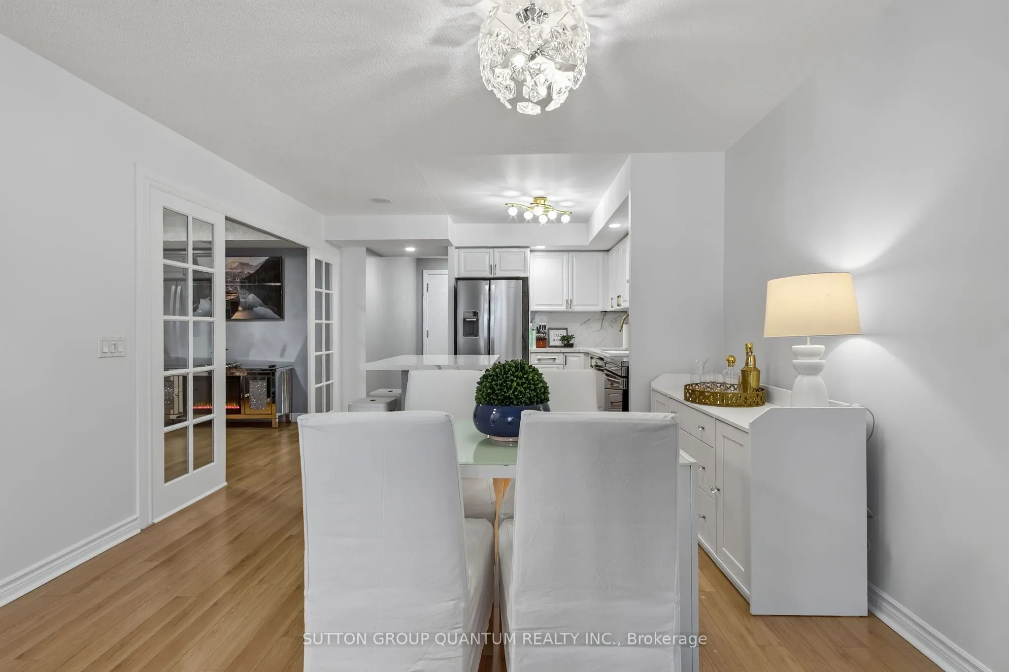 5233 Dundas Street W #723