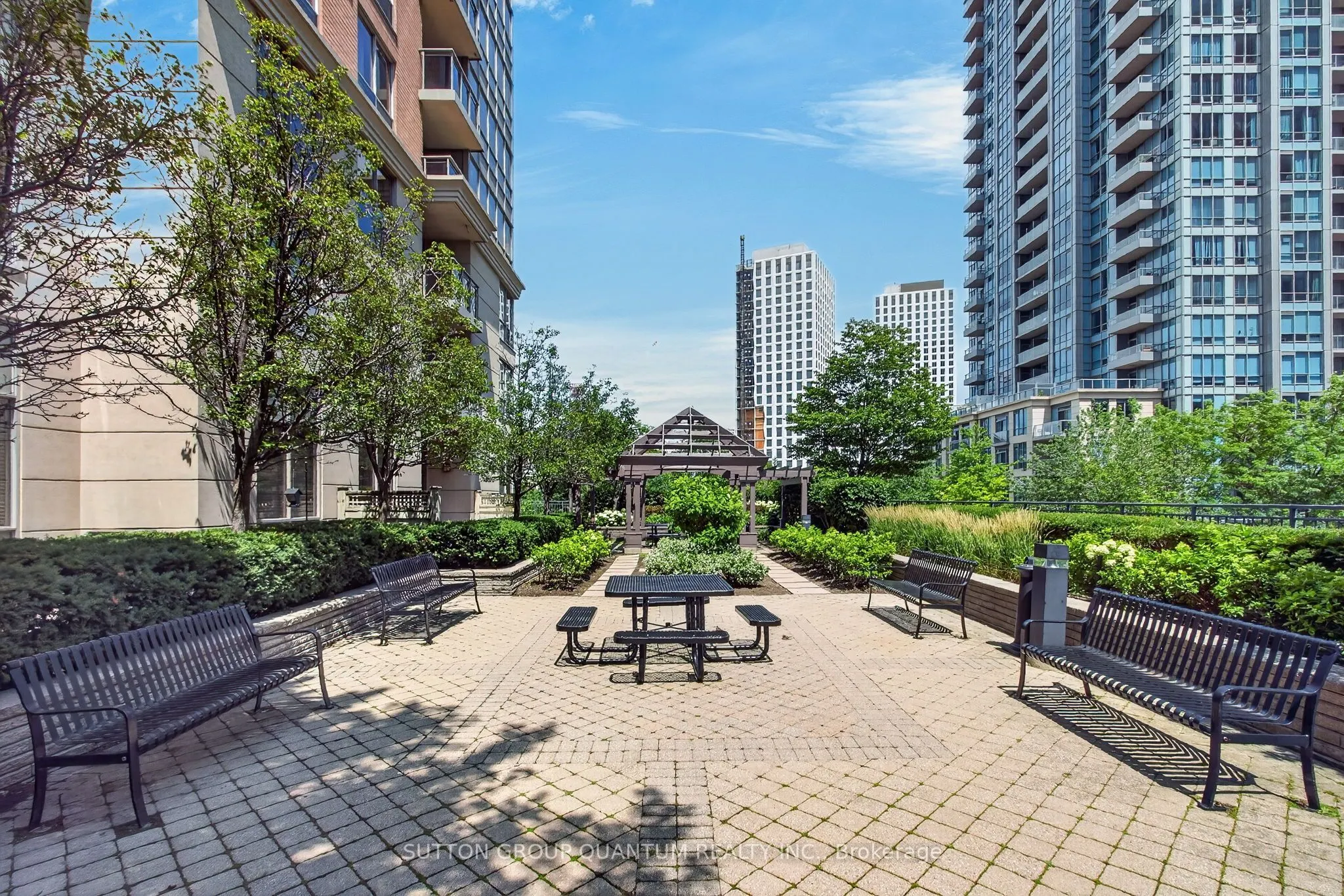 5233 Dundas Street W #723