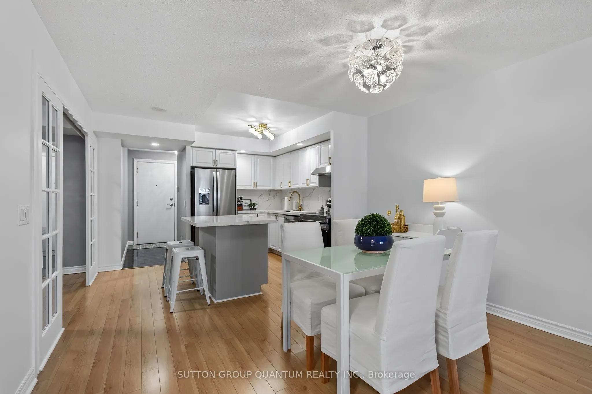 5233 Dundas Street W #723