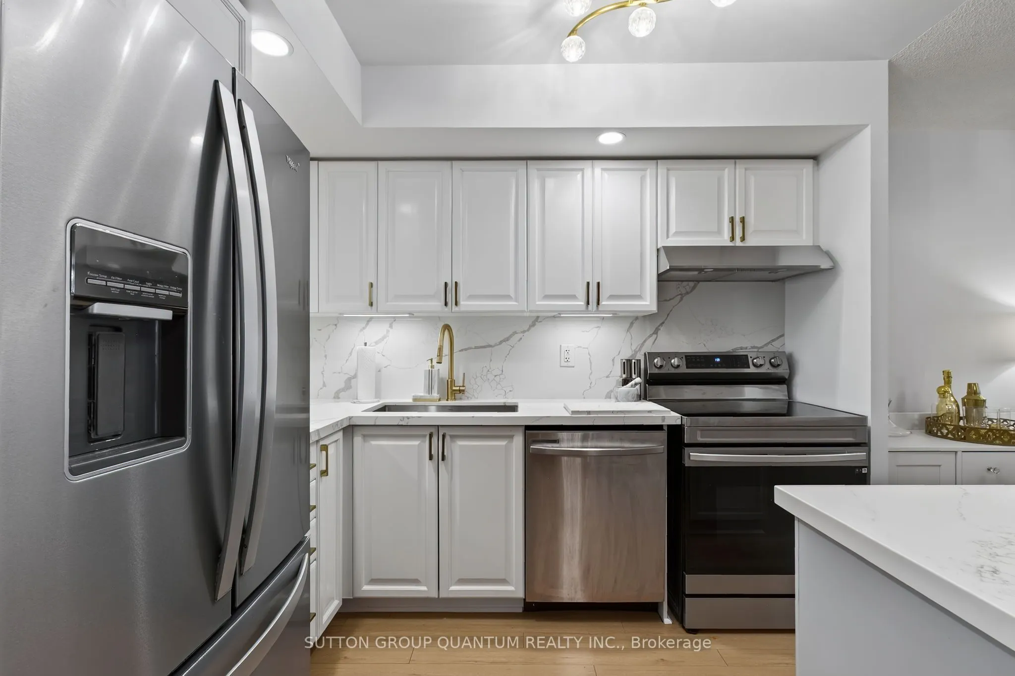 5233 Dundas Street W #723