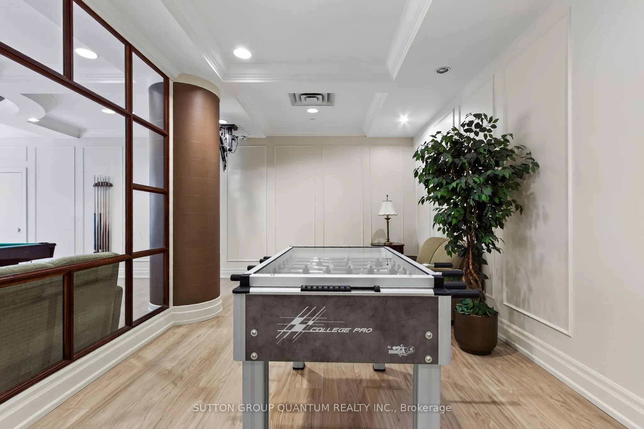 5233 Dundas Street W #723