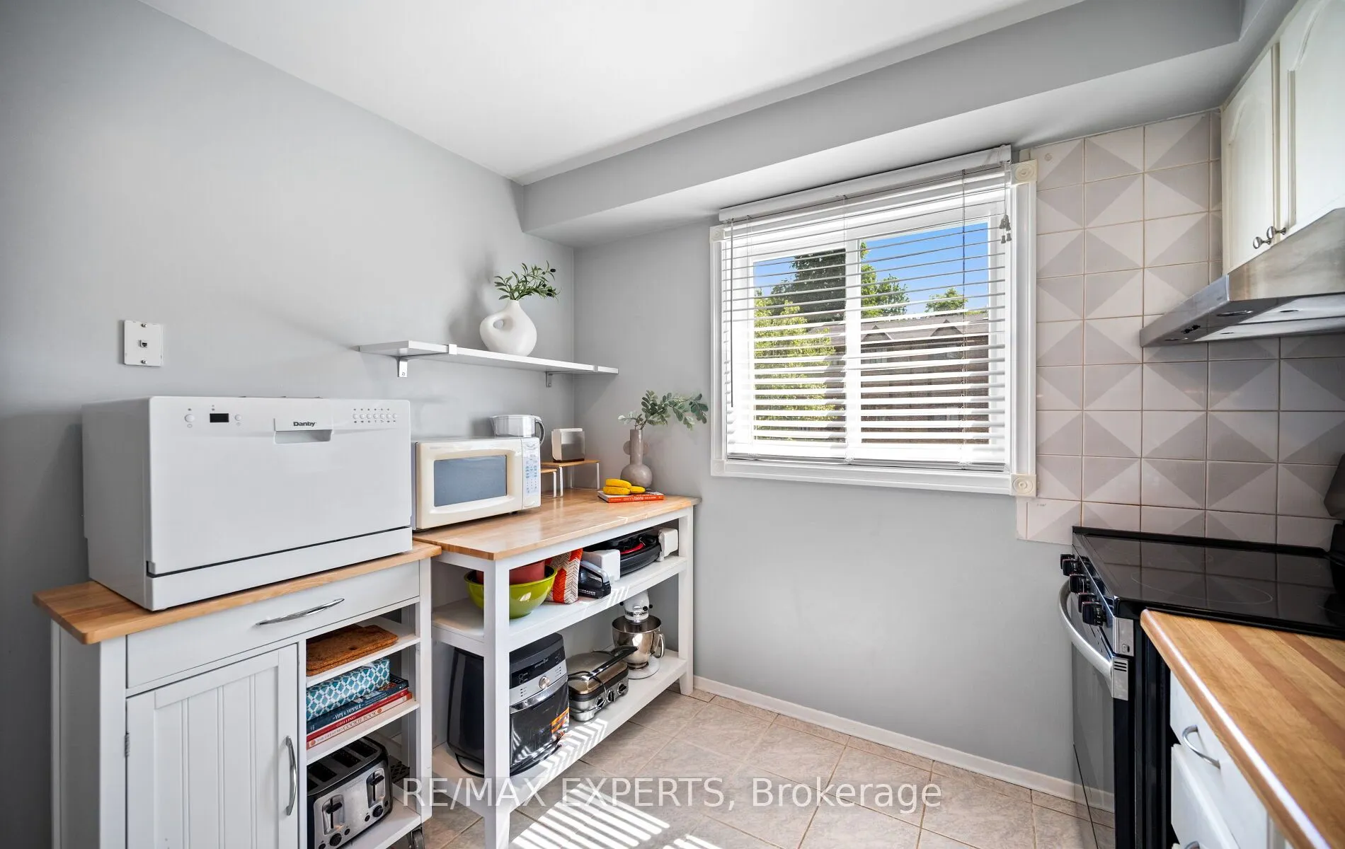 161 Moregate Crescent #15