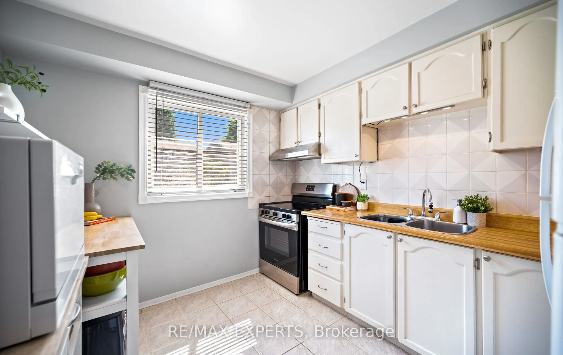 161 Moregate Crescent #15
