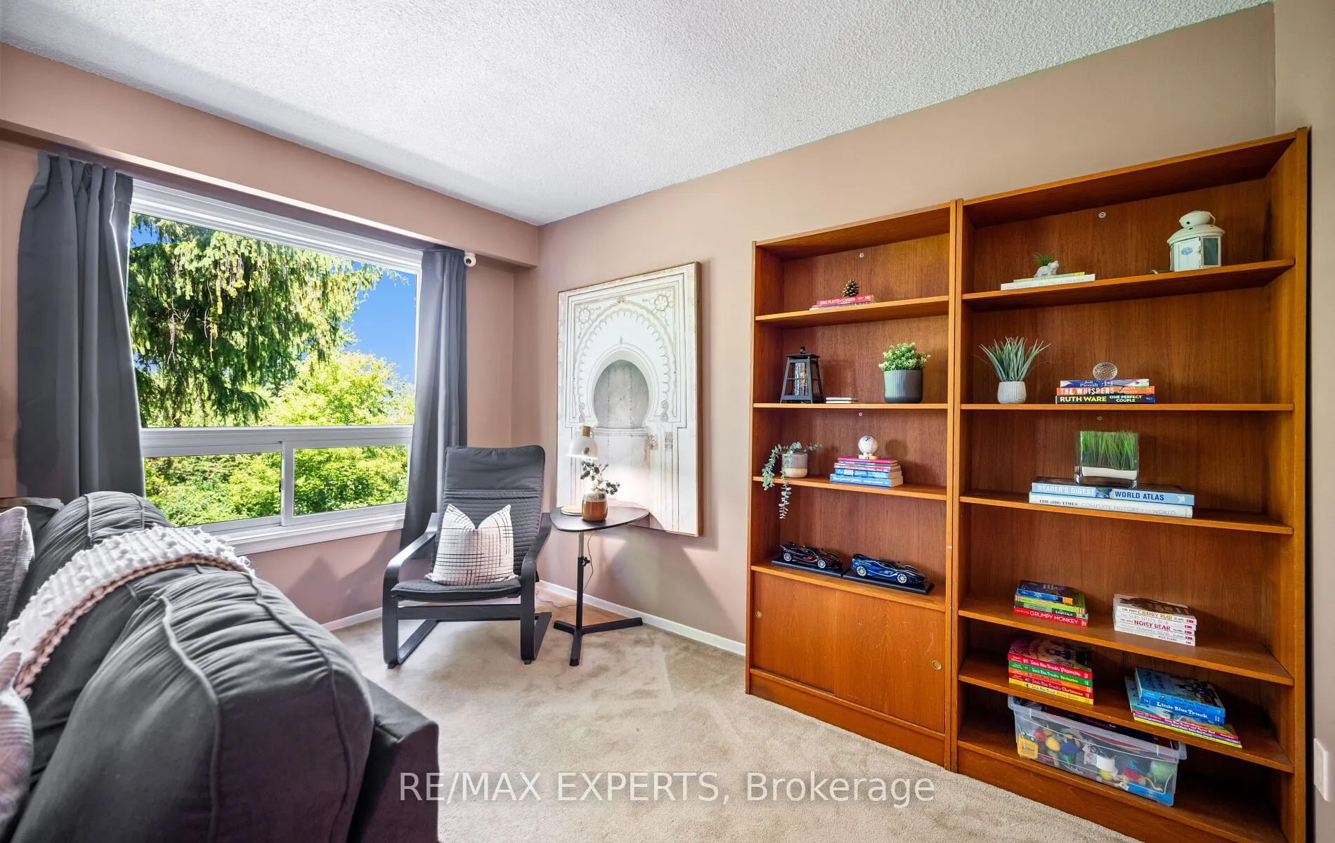 161 Moregate Crescent #15