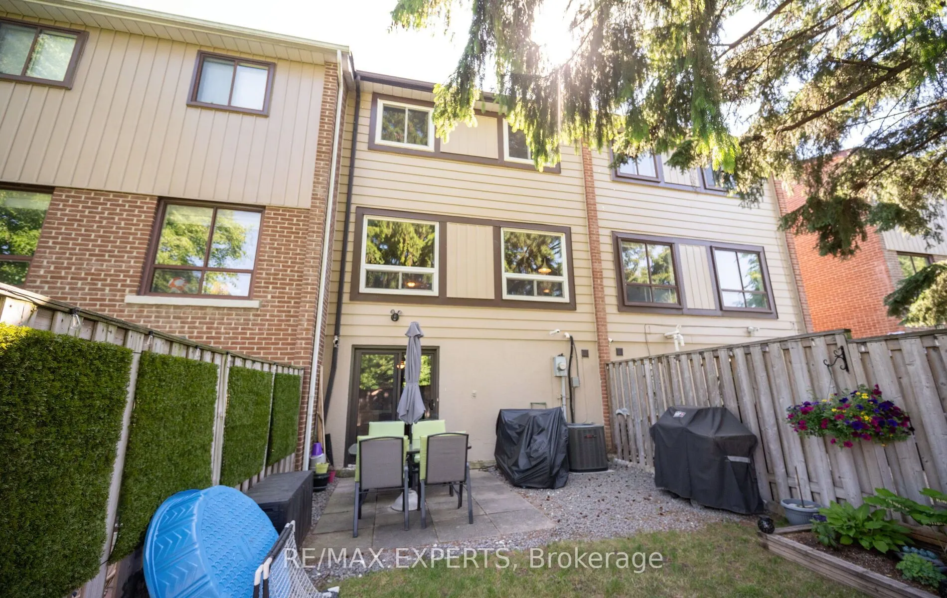 161 Moregate Crescent #15